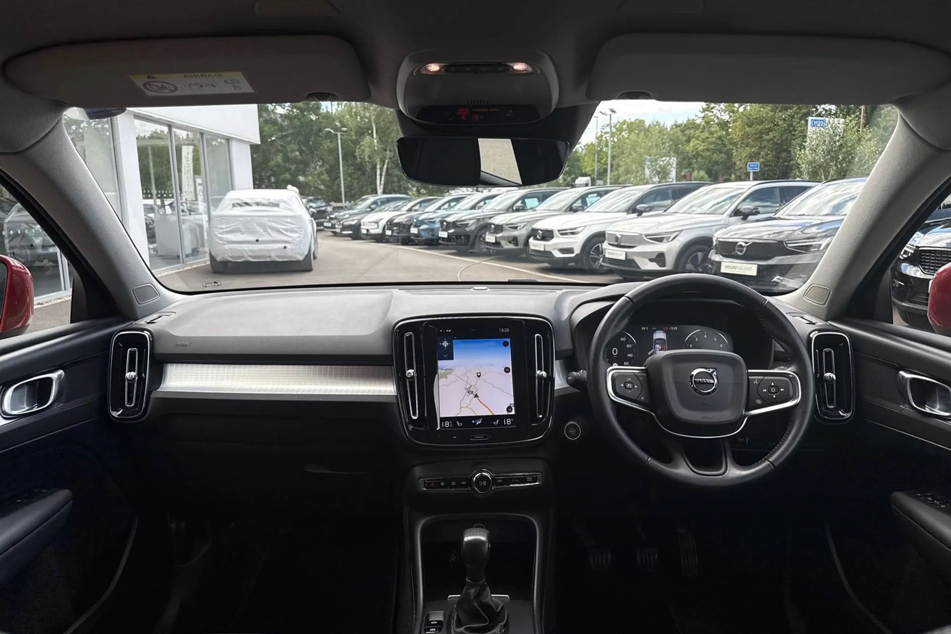 Volvo XC40 thumbnail image number 3