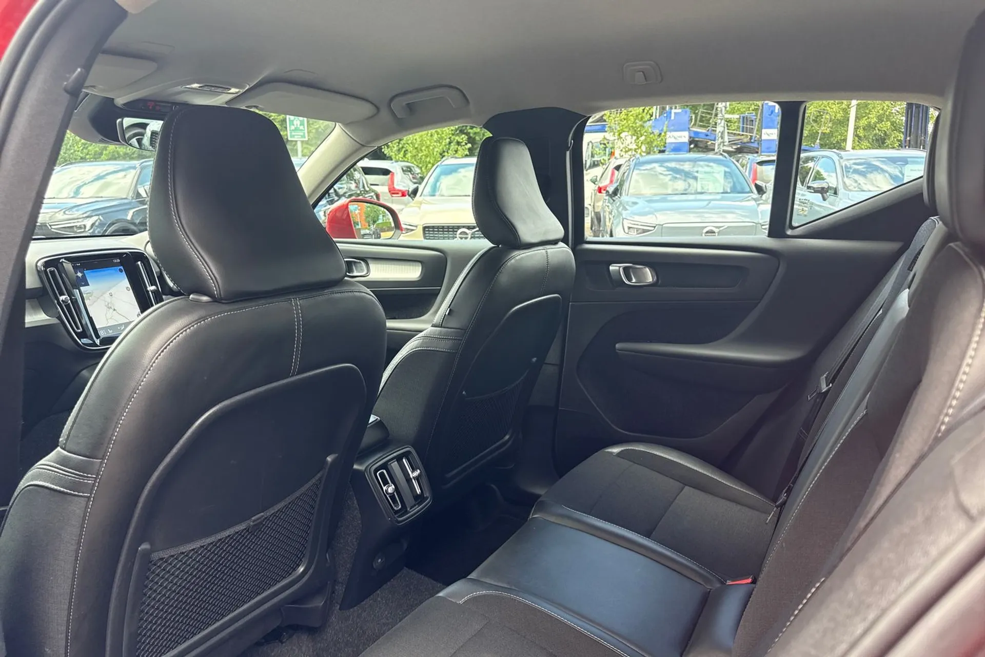 Volvo XC40 thumbnail image number 30