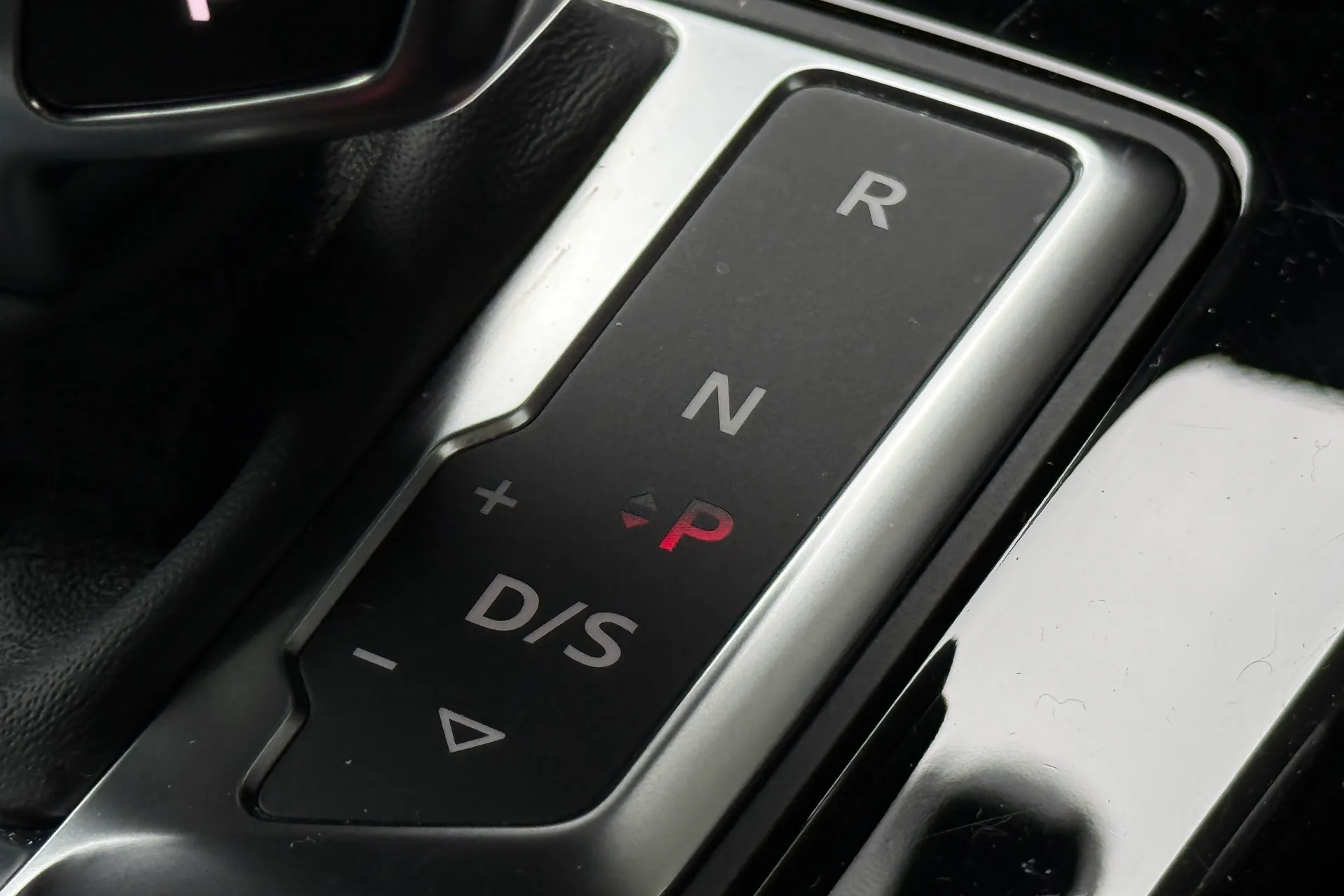 Audi A4 thumbnail image number 28