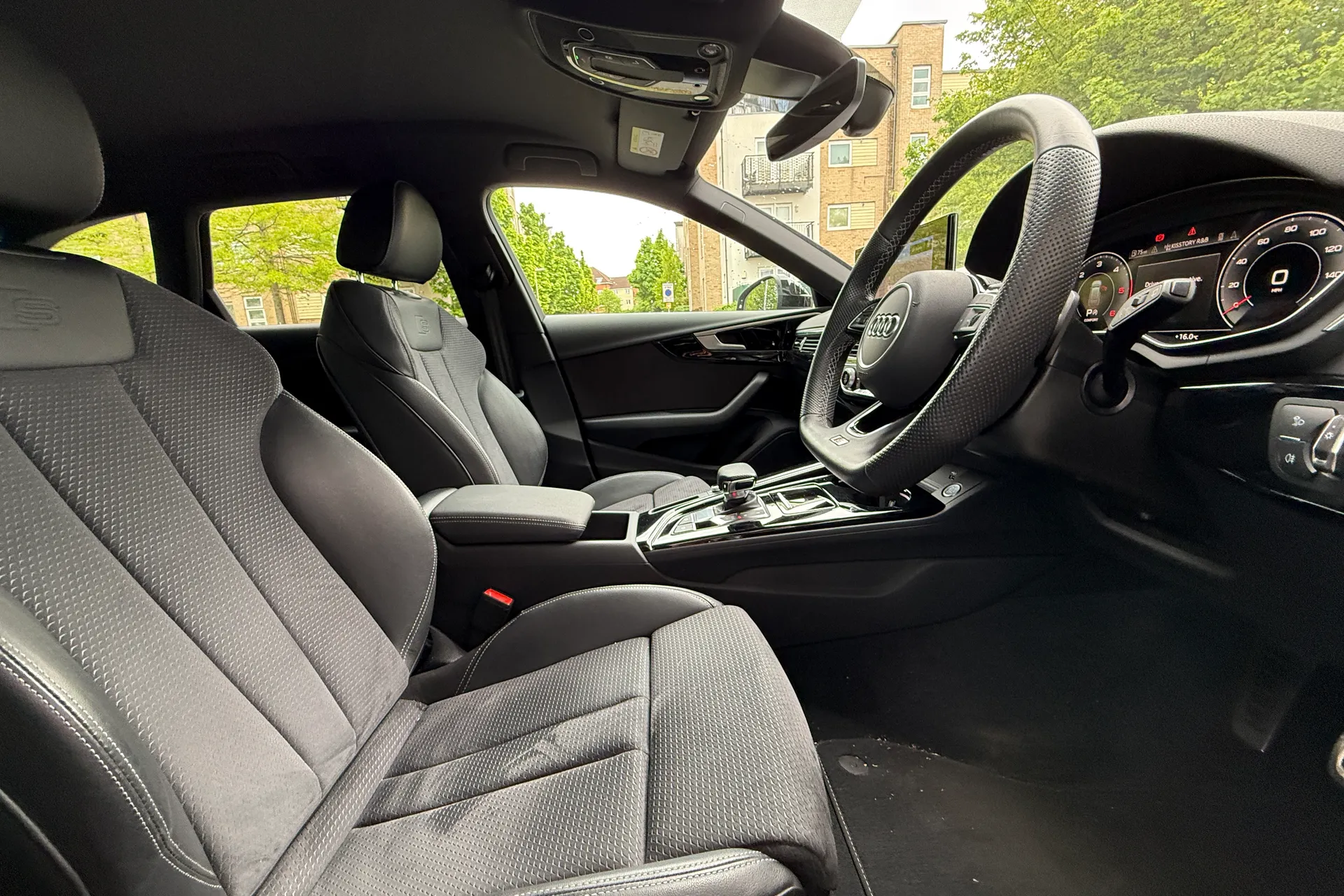 Audi A4 thumbnail image number 36