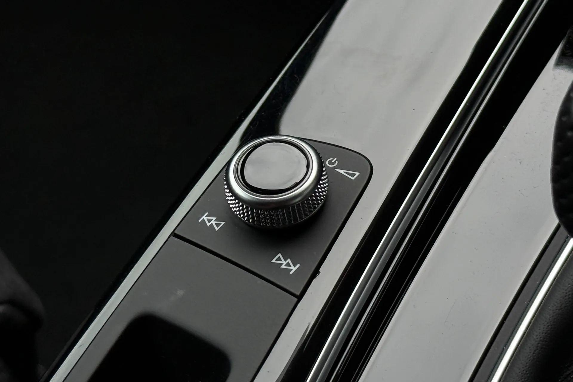 Audi A4 thumbnail image number 26