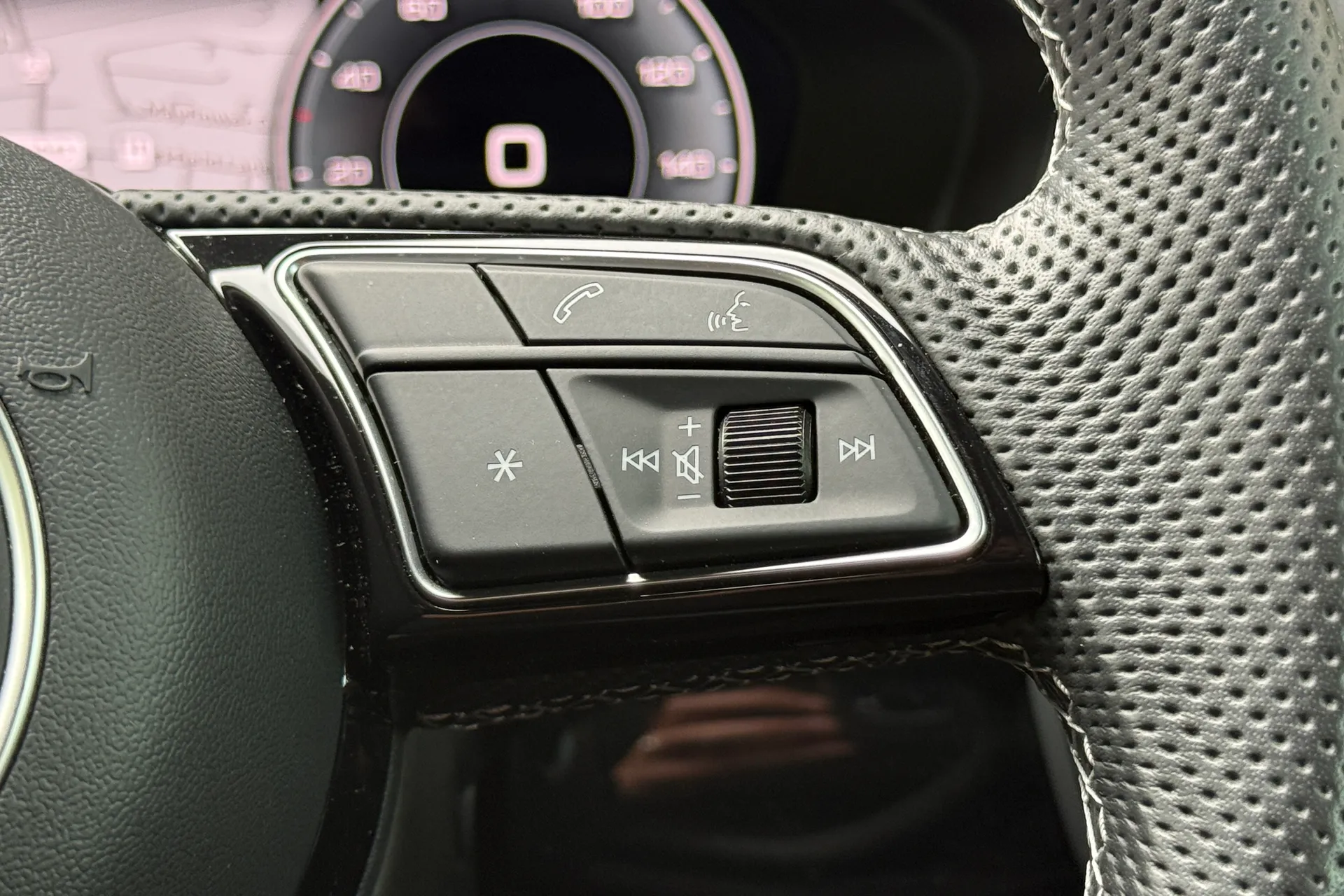 Audi A4 thumbnail image number 16
