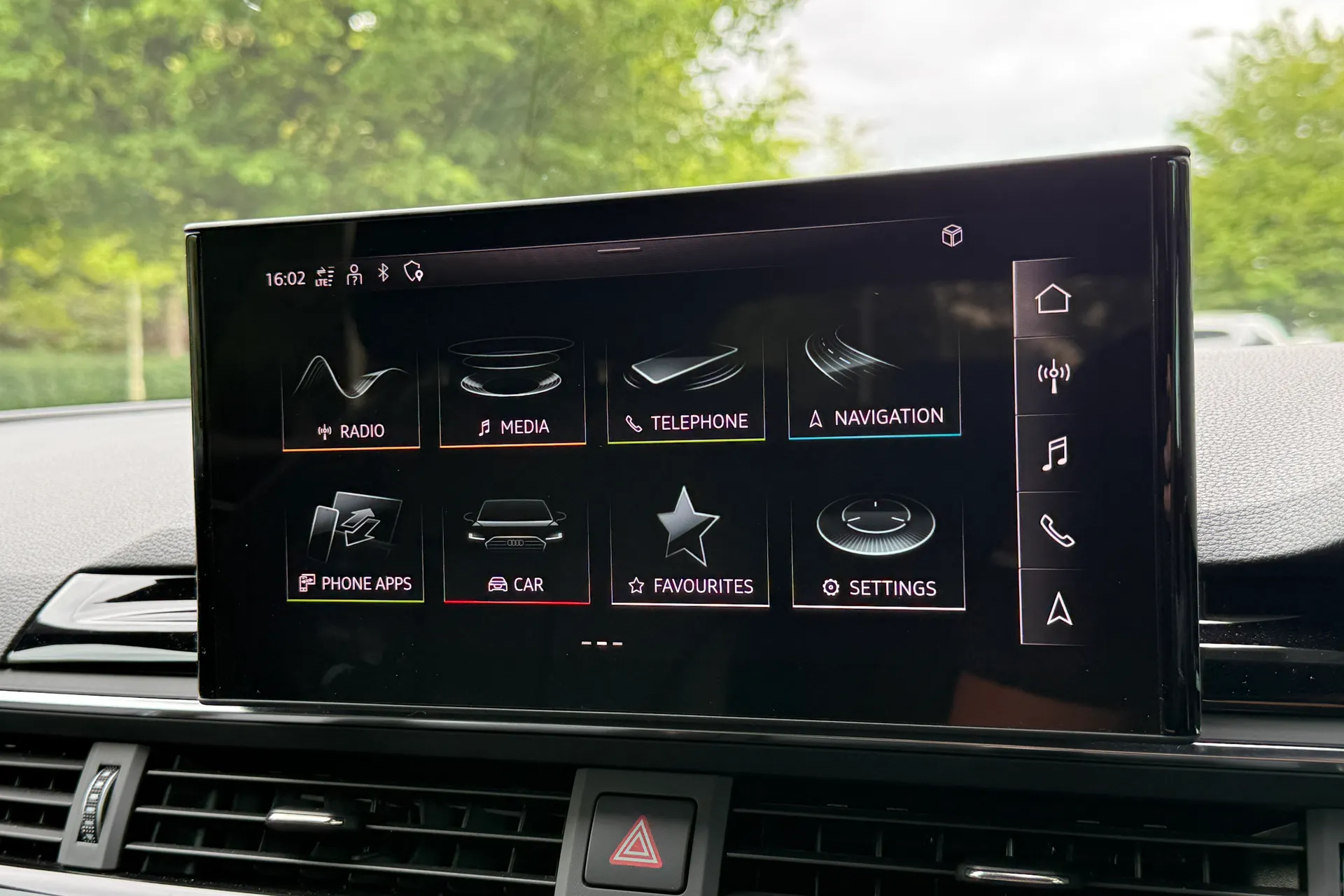 Audi A4 thumbnail image number 20