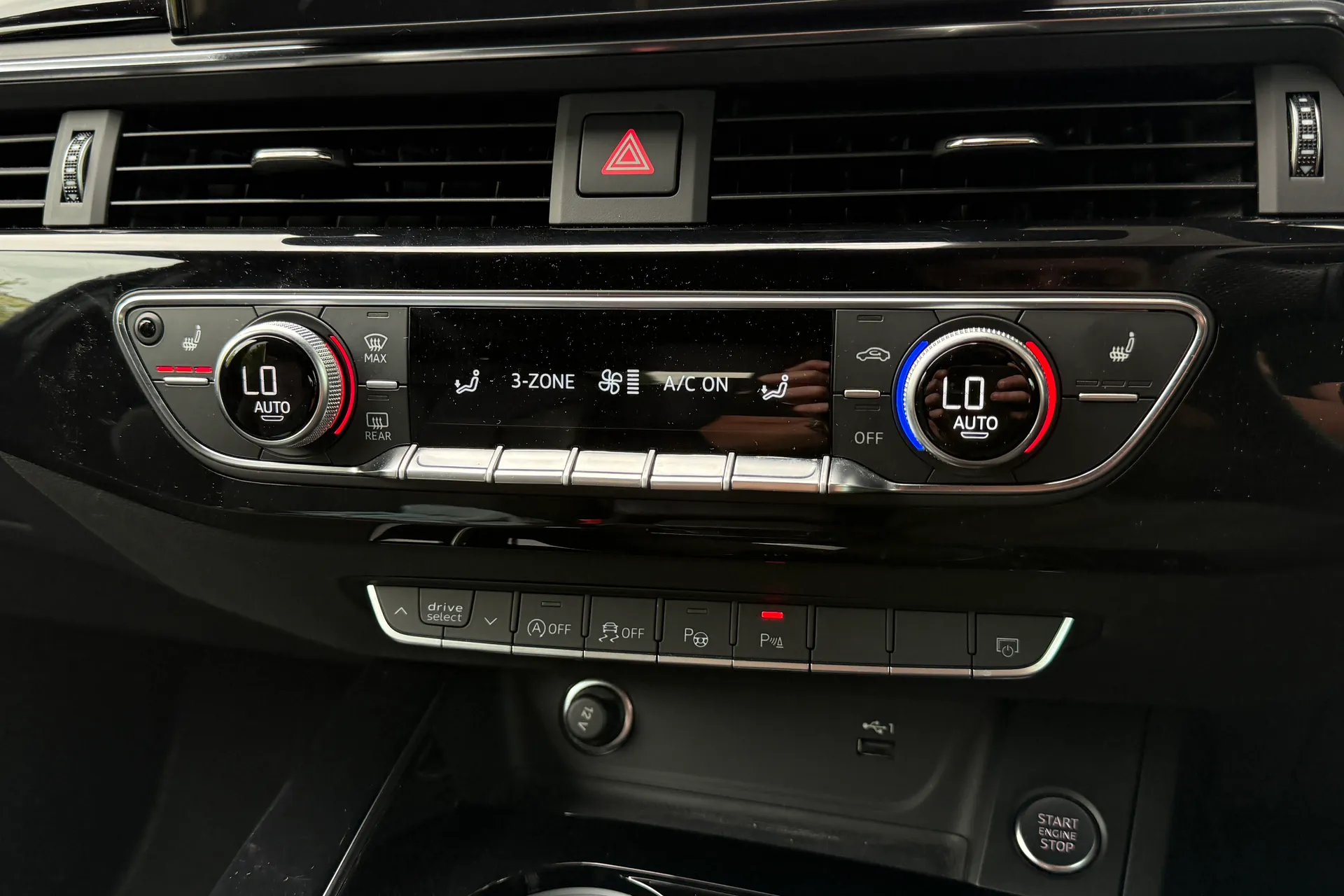 Audi A4 thumbnail image number 22