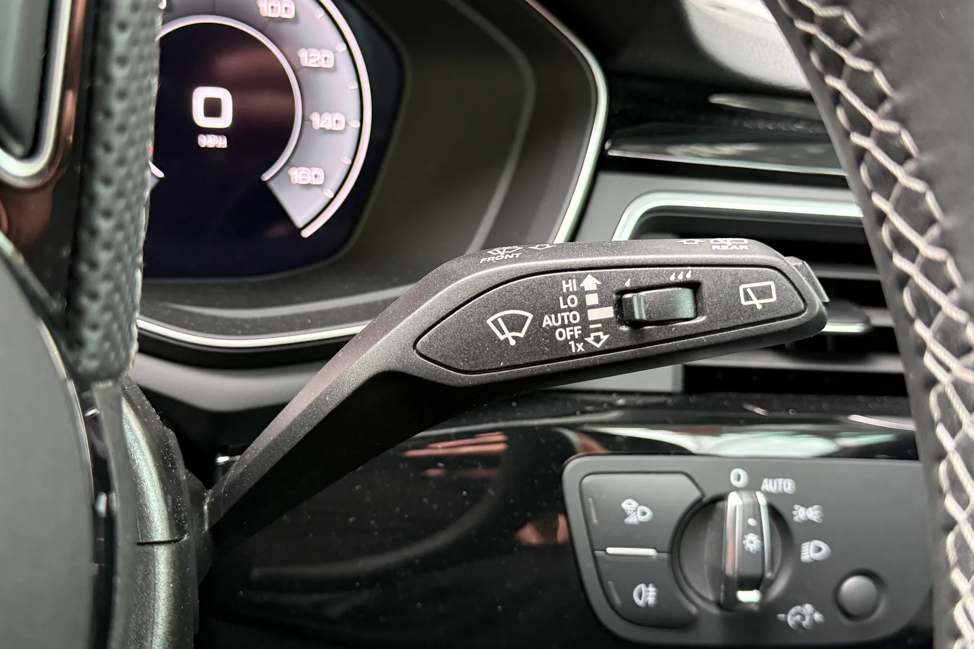 Audi A4 thumbnail image number 19