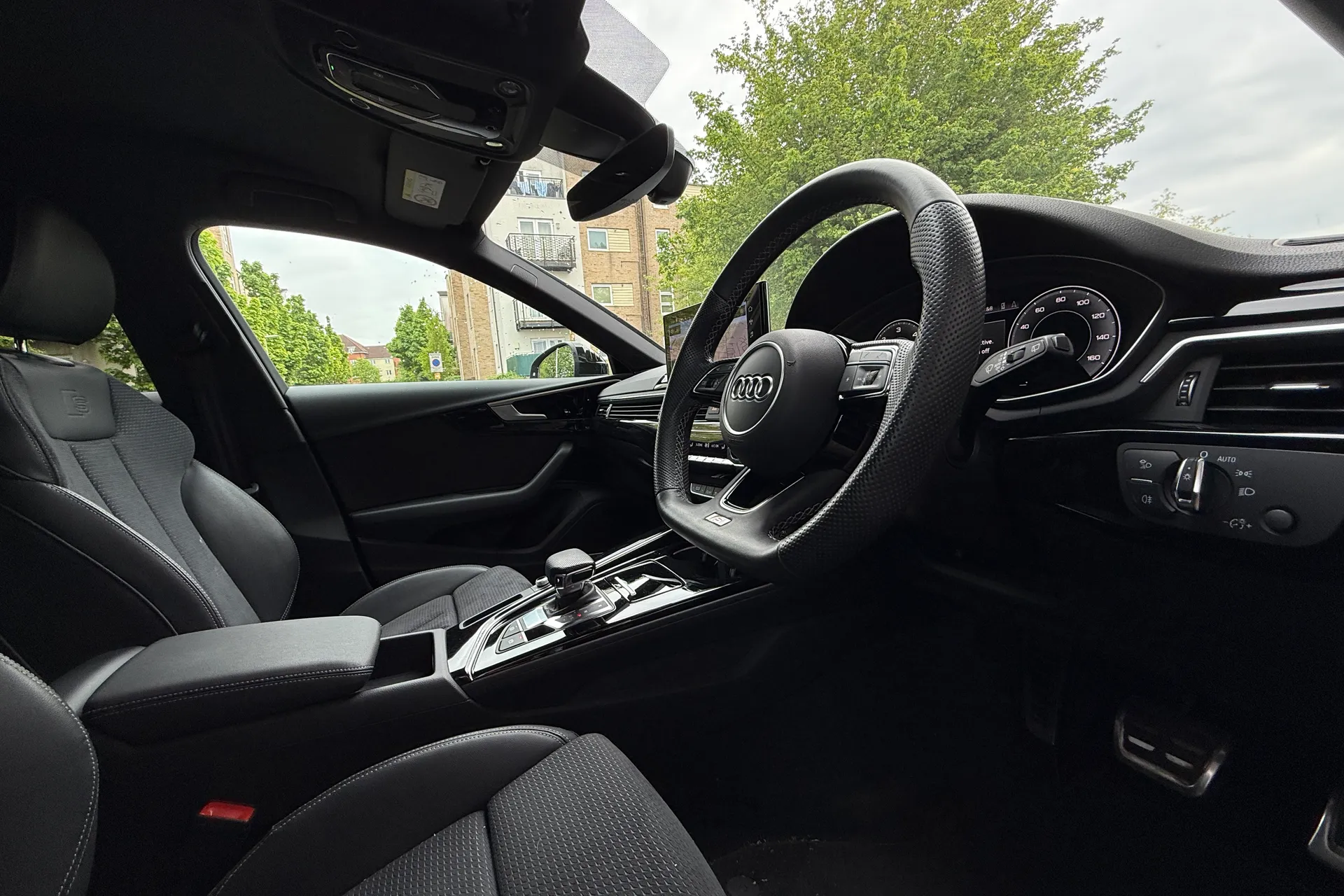 Audi A4 thumbnail image number 13