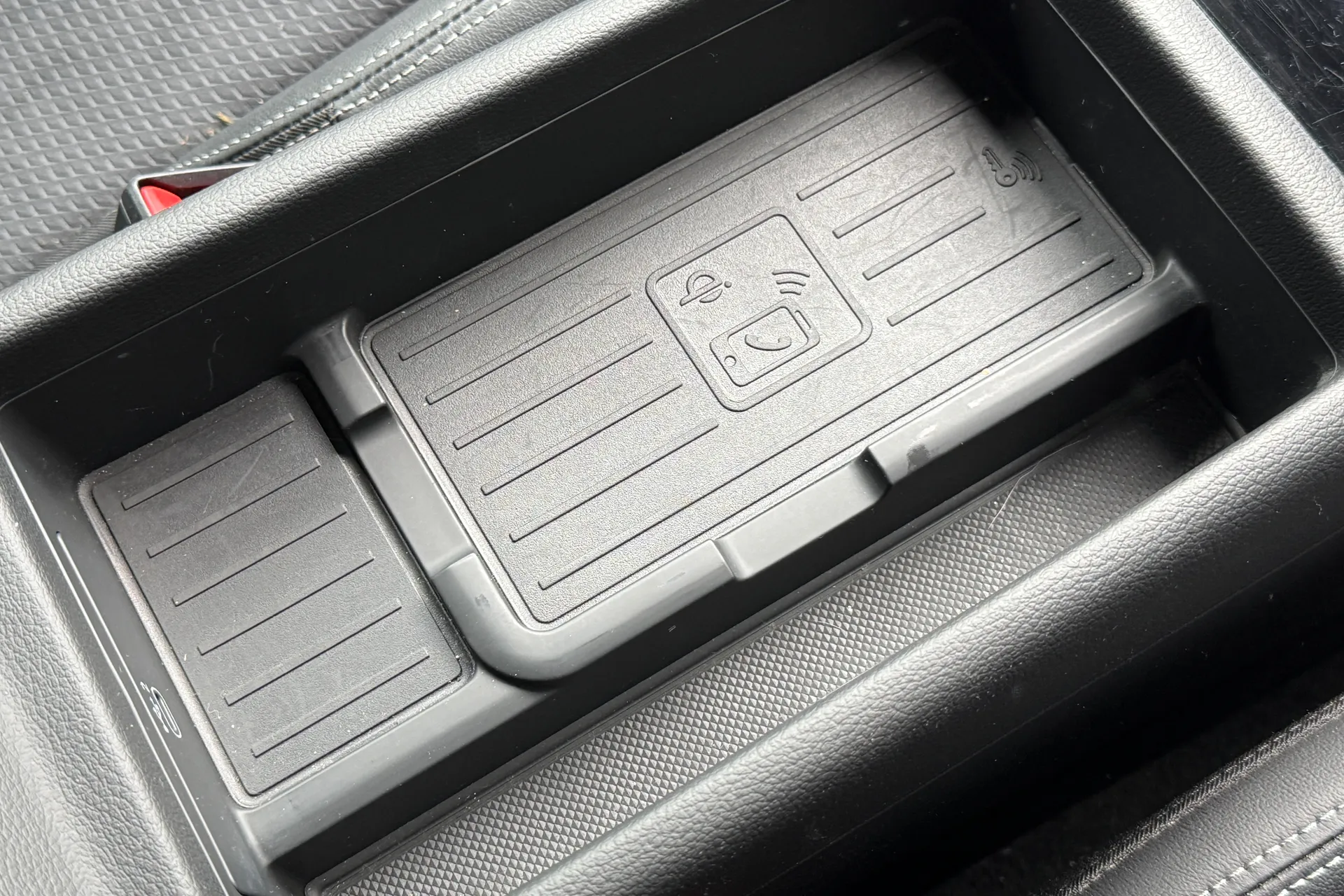 Audi A4 thumbnail image number 33