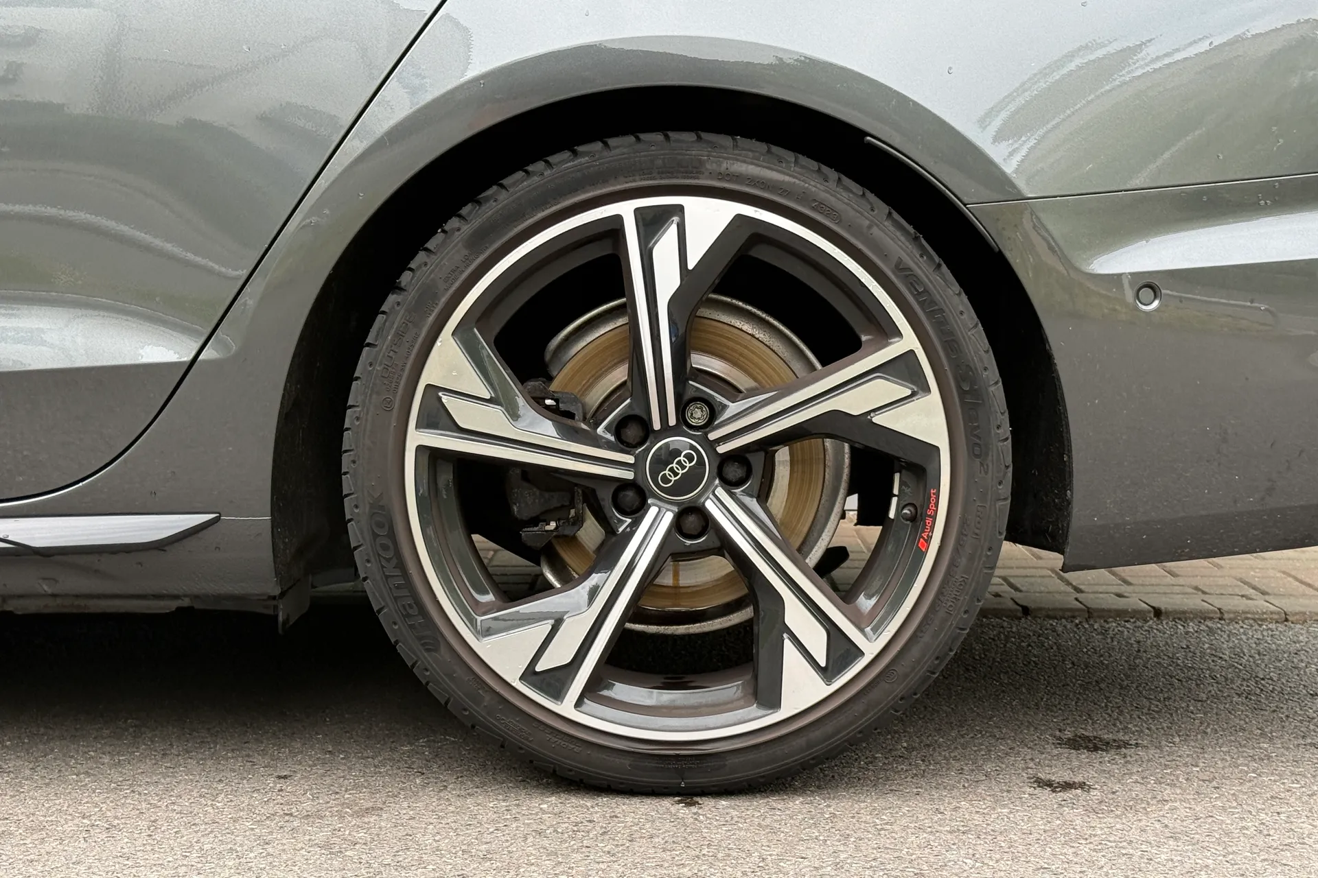 Audi A4 thumbnail image number 12