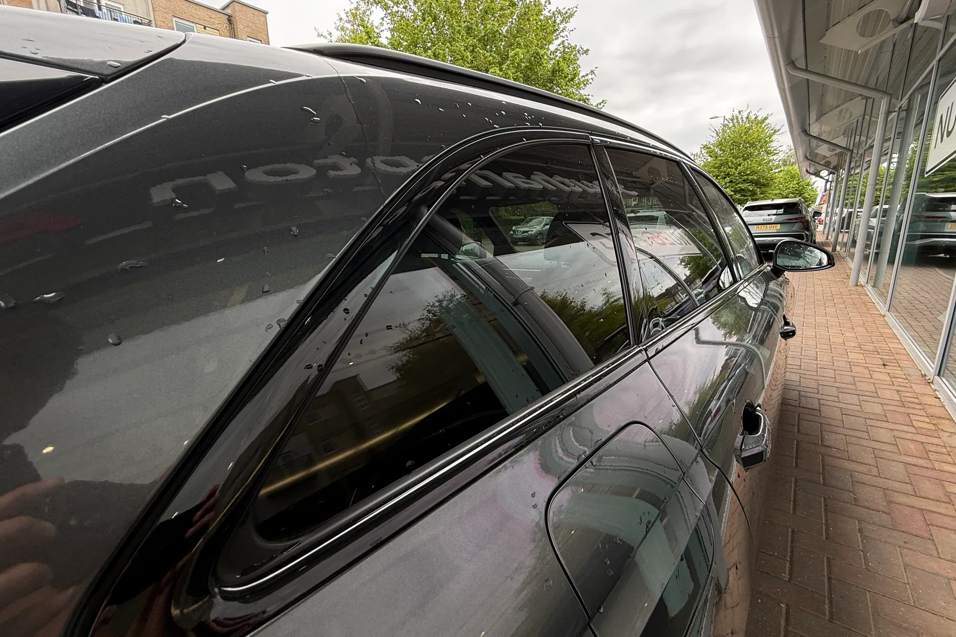 Audi A4 thumbnail image number 40