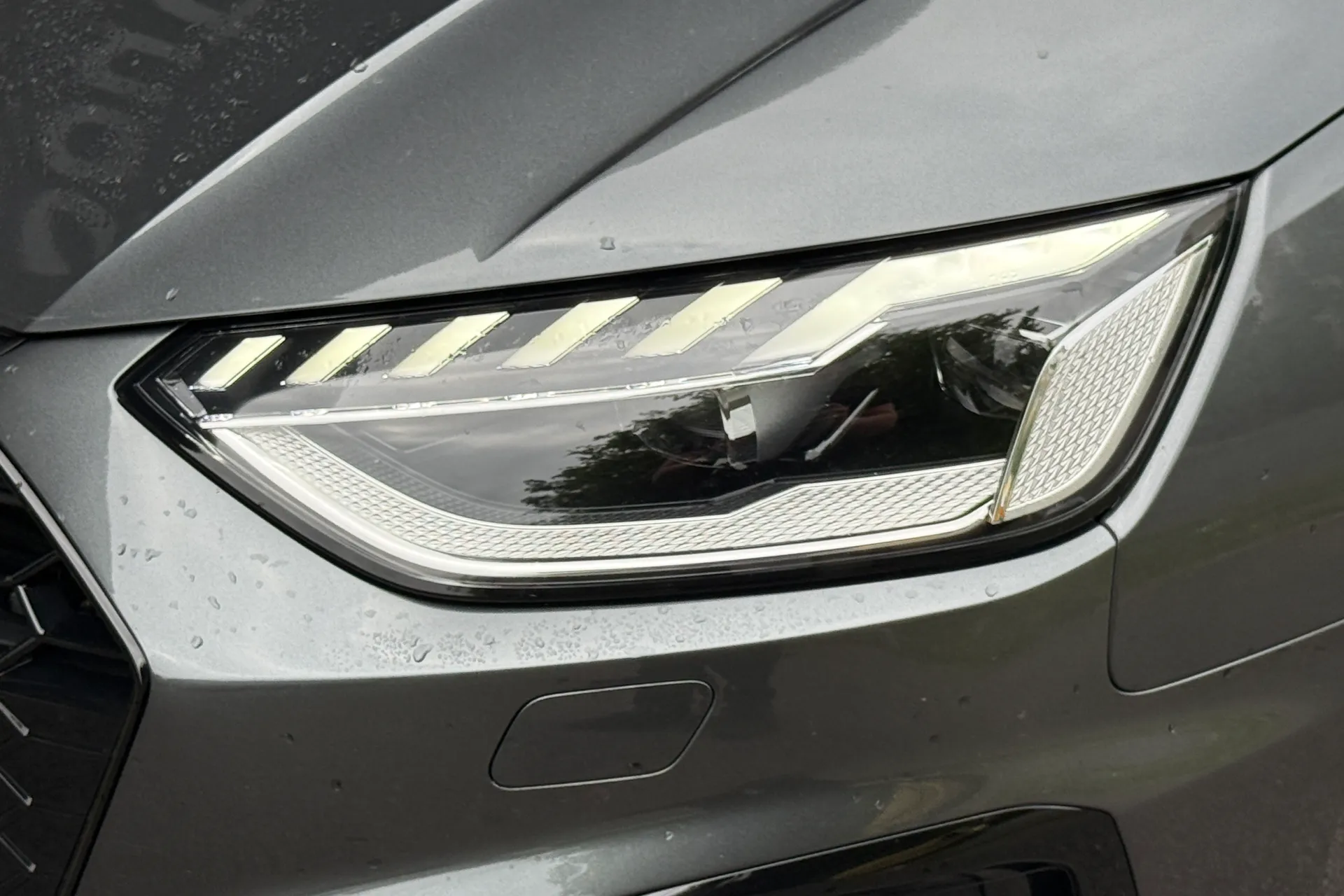 Audi A4 thumbnail image number 58