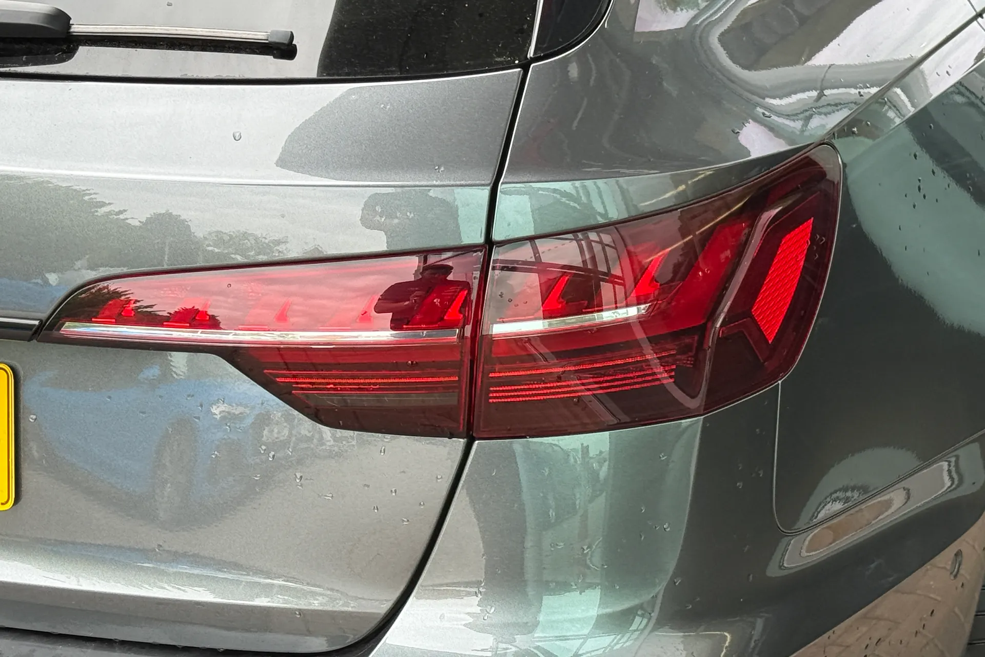 Audi A4 thumbnail image number 48