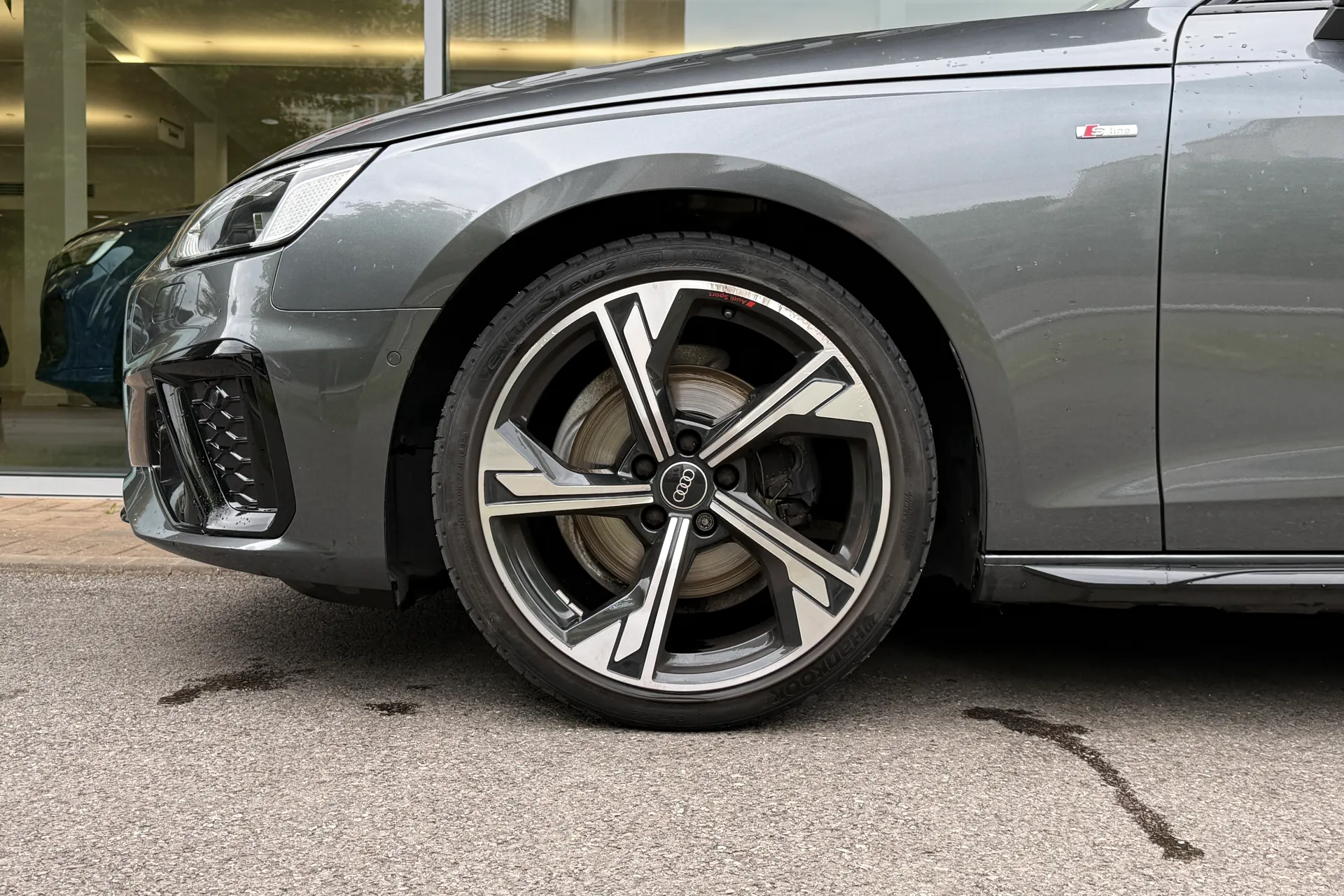 Audi A4 thumbnail image number 56