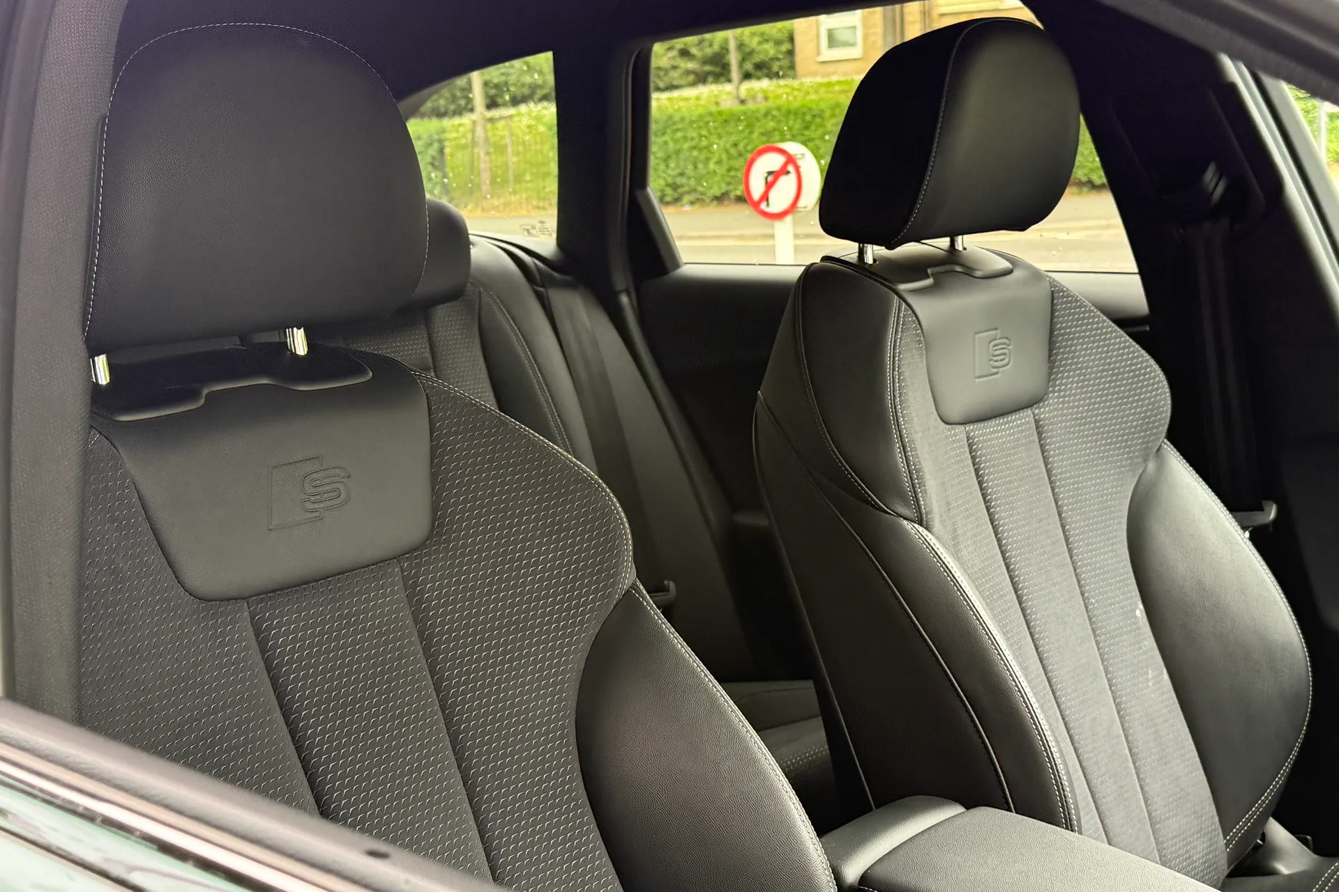 Audi A4 thumbnail image number 38