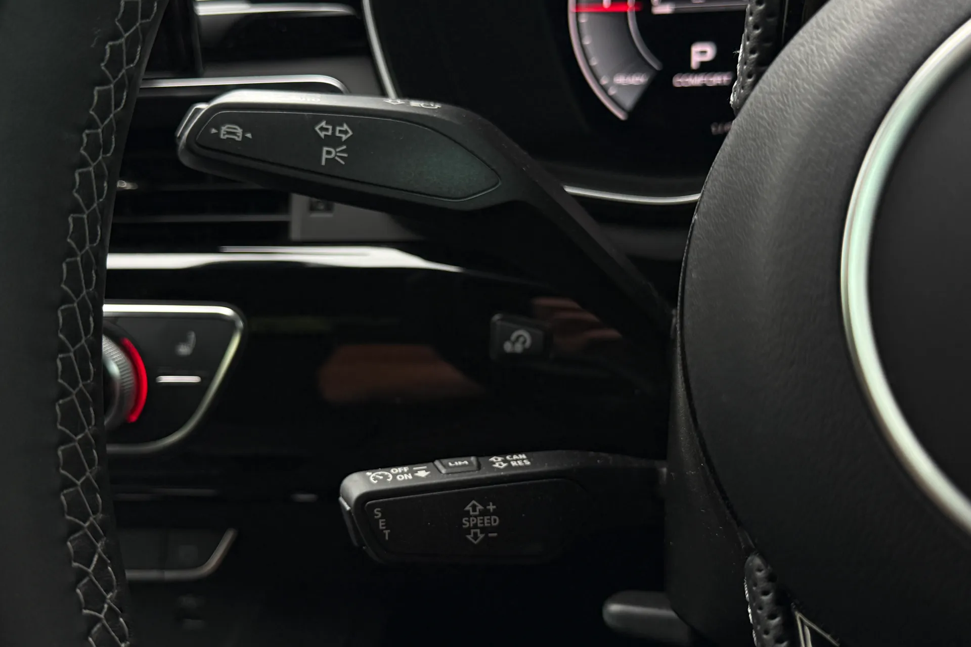 Audi A4 thumbnail image number 18