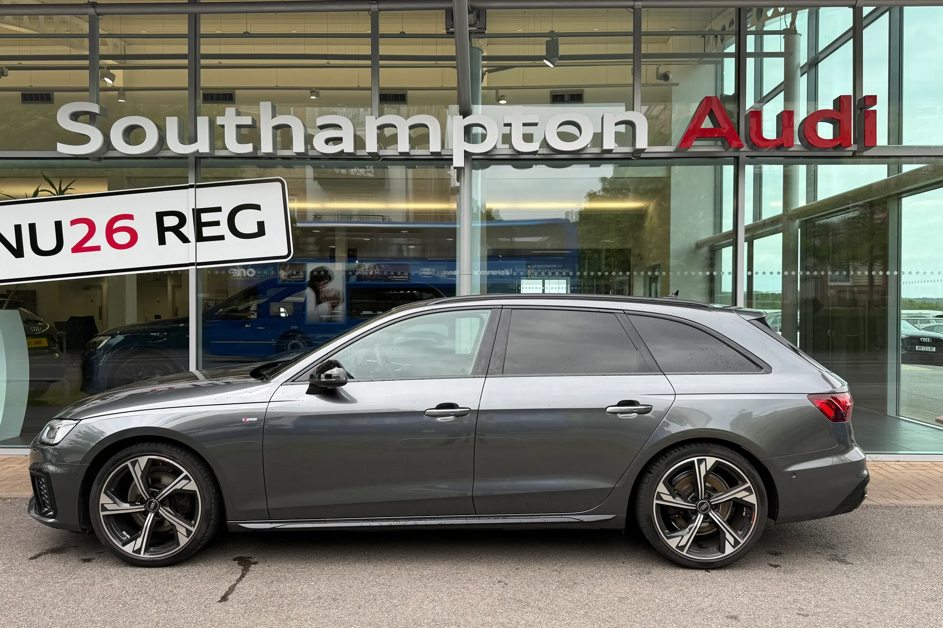 Audi A4 thumbnail image number 57