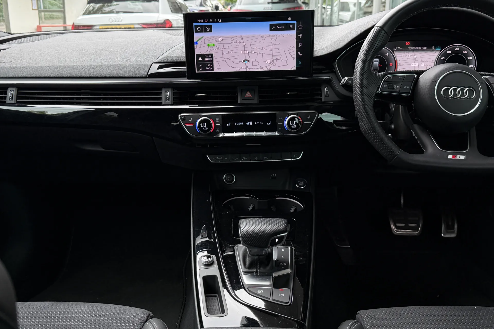 Audi A4 thumbnail image number 44