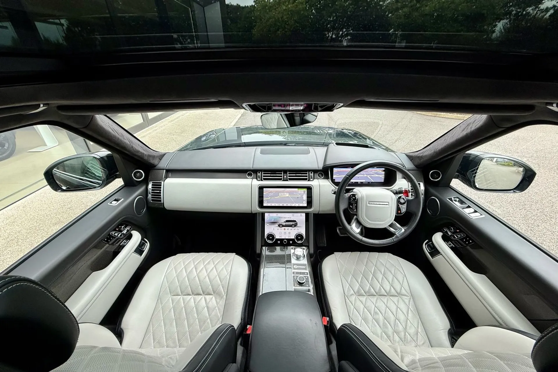 LAND ROVER RANGE ROVER thumbnail image number 3