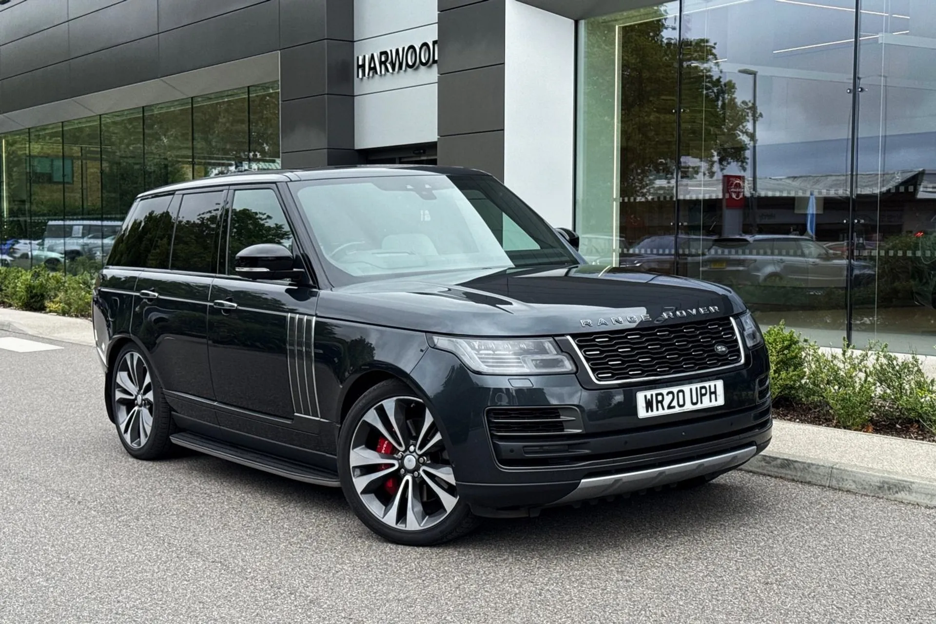LAND ROVER RANGE ROVER focused image