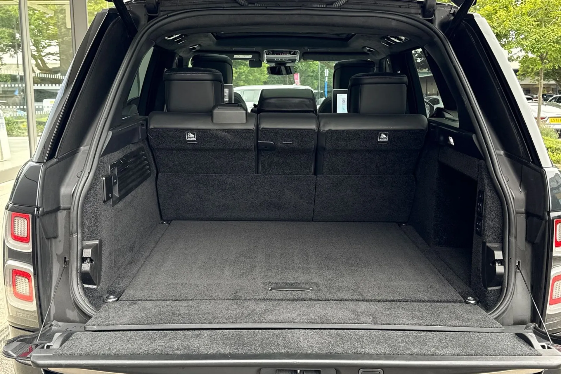 LAND ROVER RANGE ROVER thumbnail image number 35