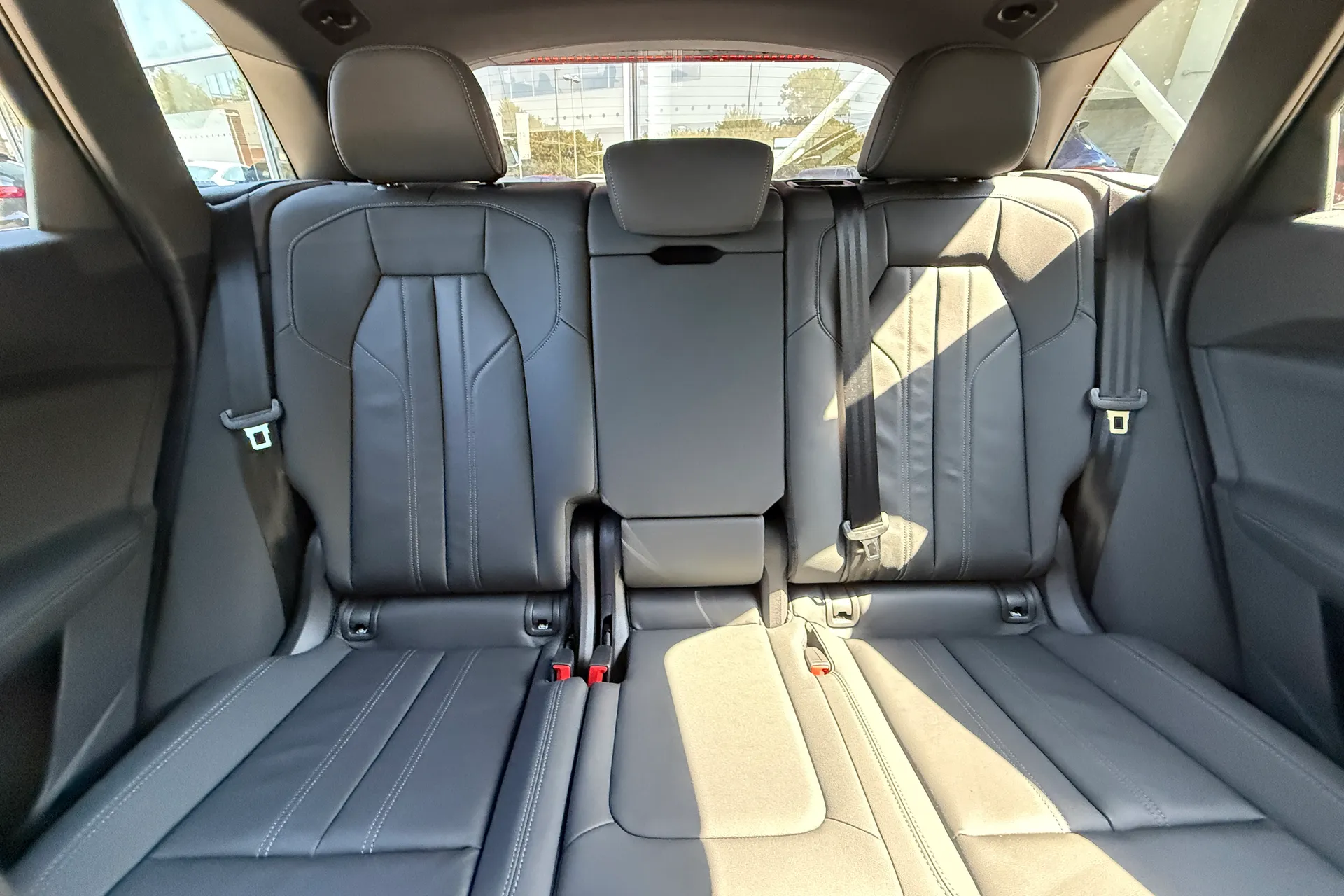 Audi Q5 thumbnail image number 23