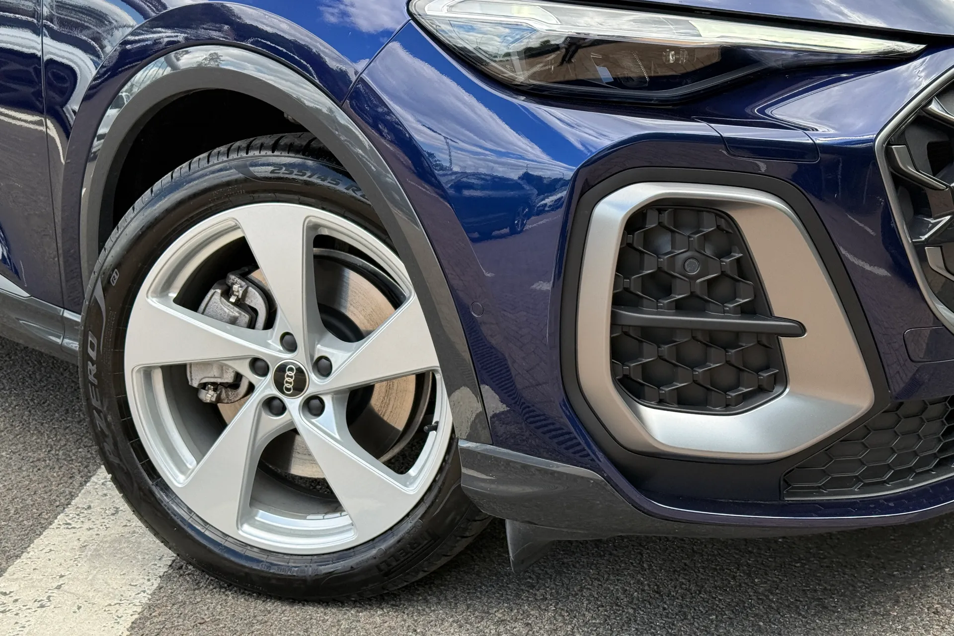 Audi Q5 thumbnail image number 11