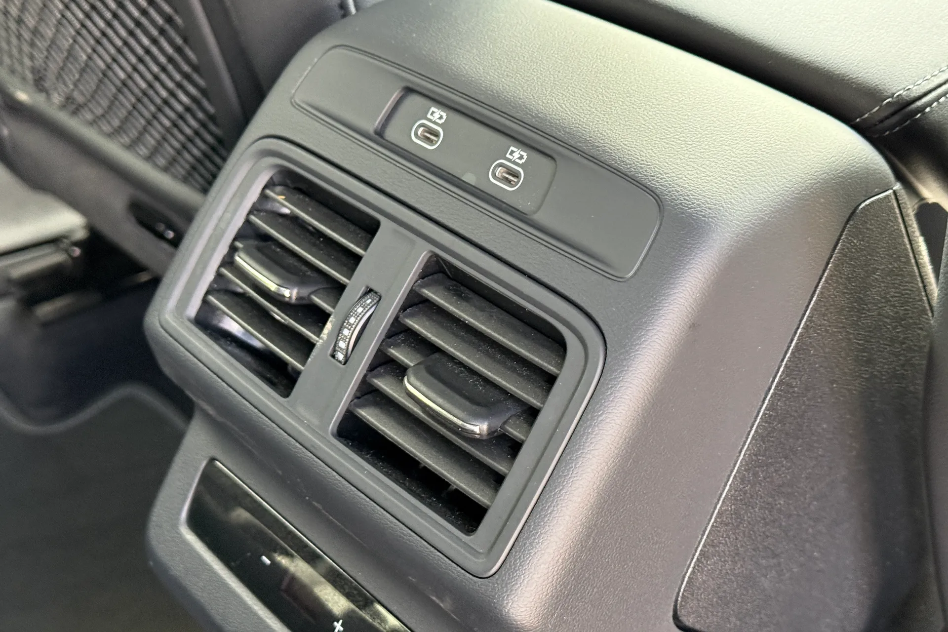 Audi Q5 thumbnail image number 30