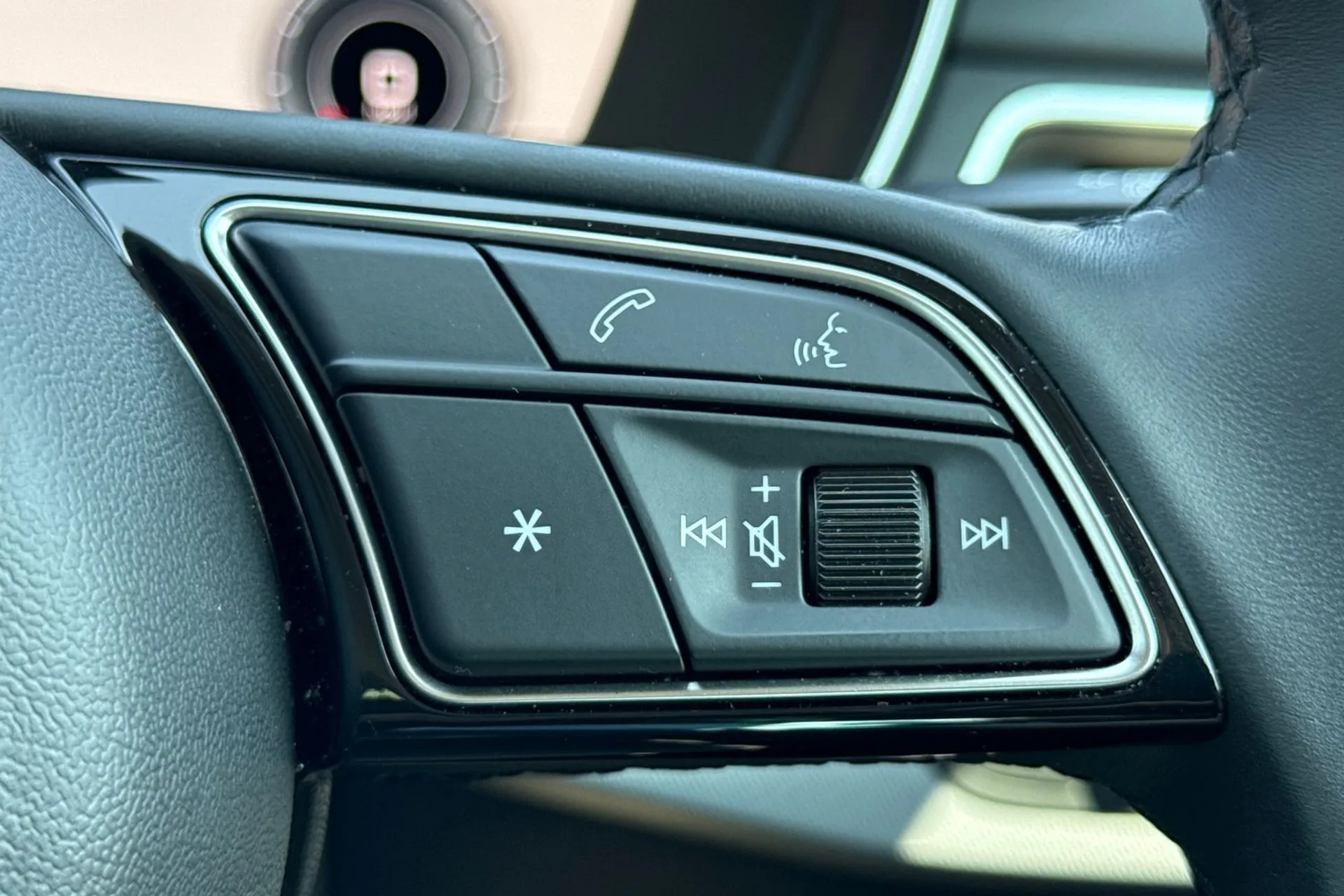 Audi A4 thumbnail image number 20