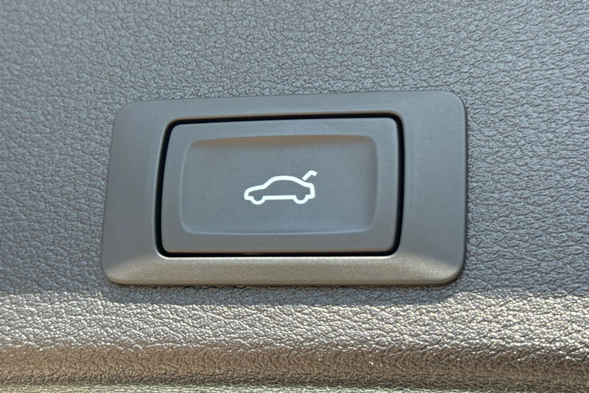 Audi A4 thumbnail image number 31