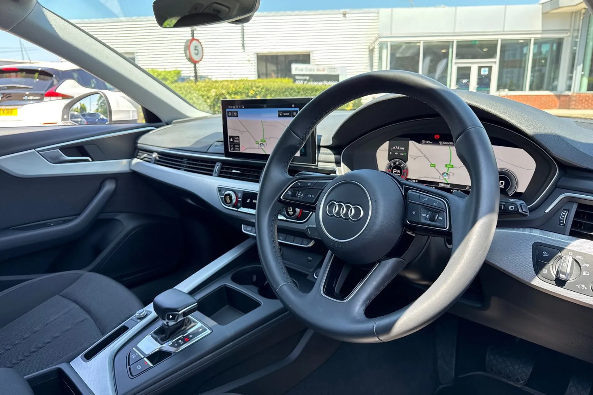 Audi A4 thumbnail image number 26