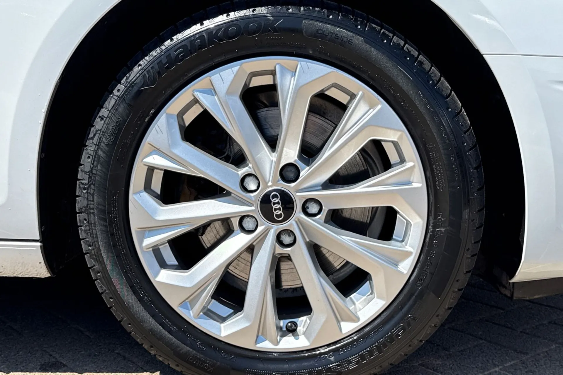 Audi A4 thumbnail image number 8