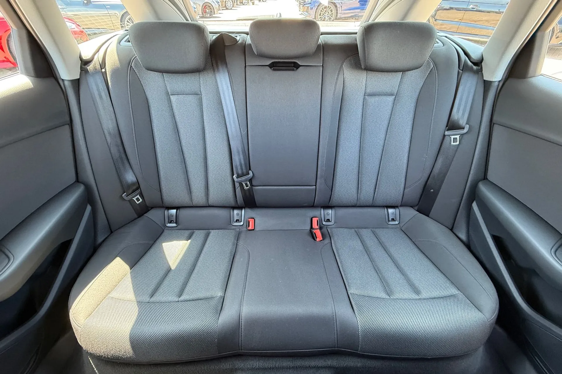 Audi A4 thumbnail image number 7