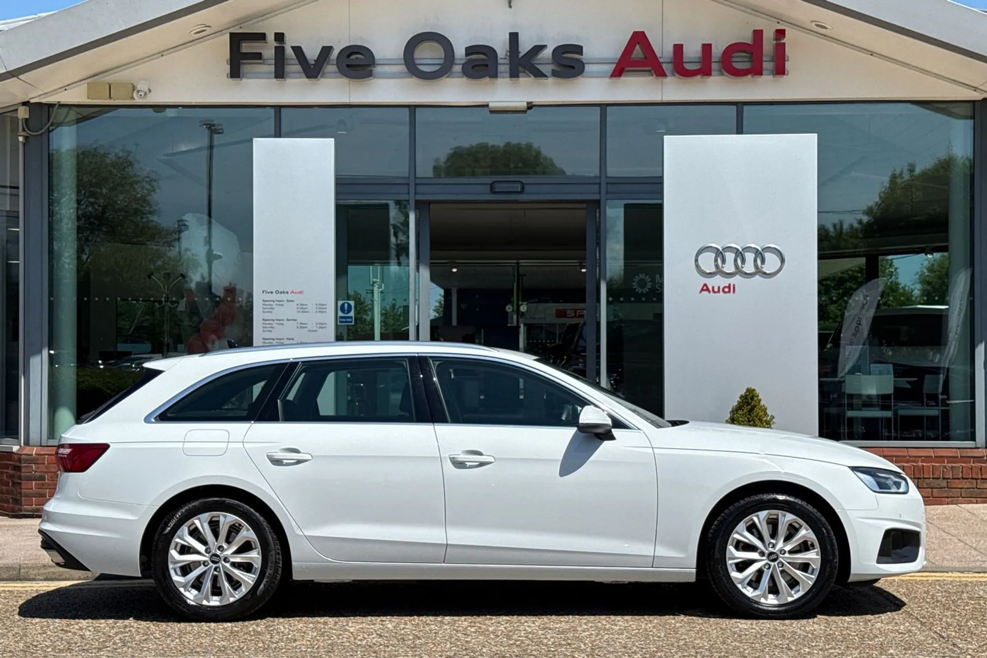 Audi A4 thumbnail image number 2