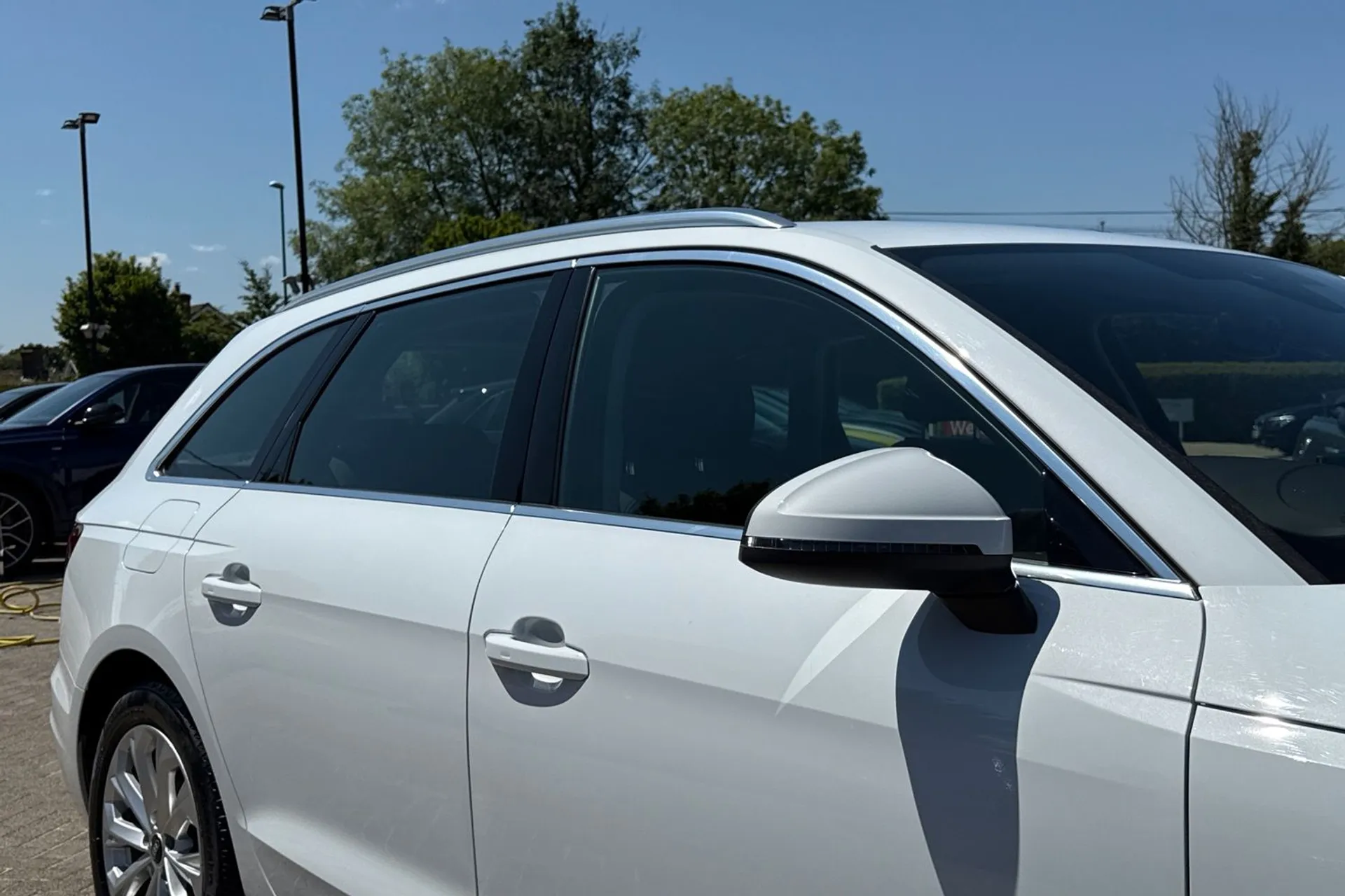 Audi A4 thumbnail image number 41