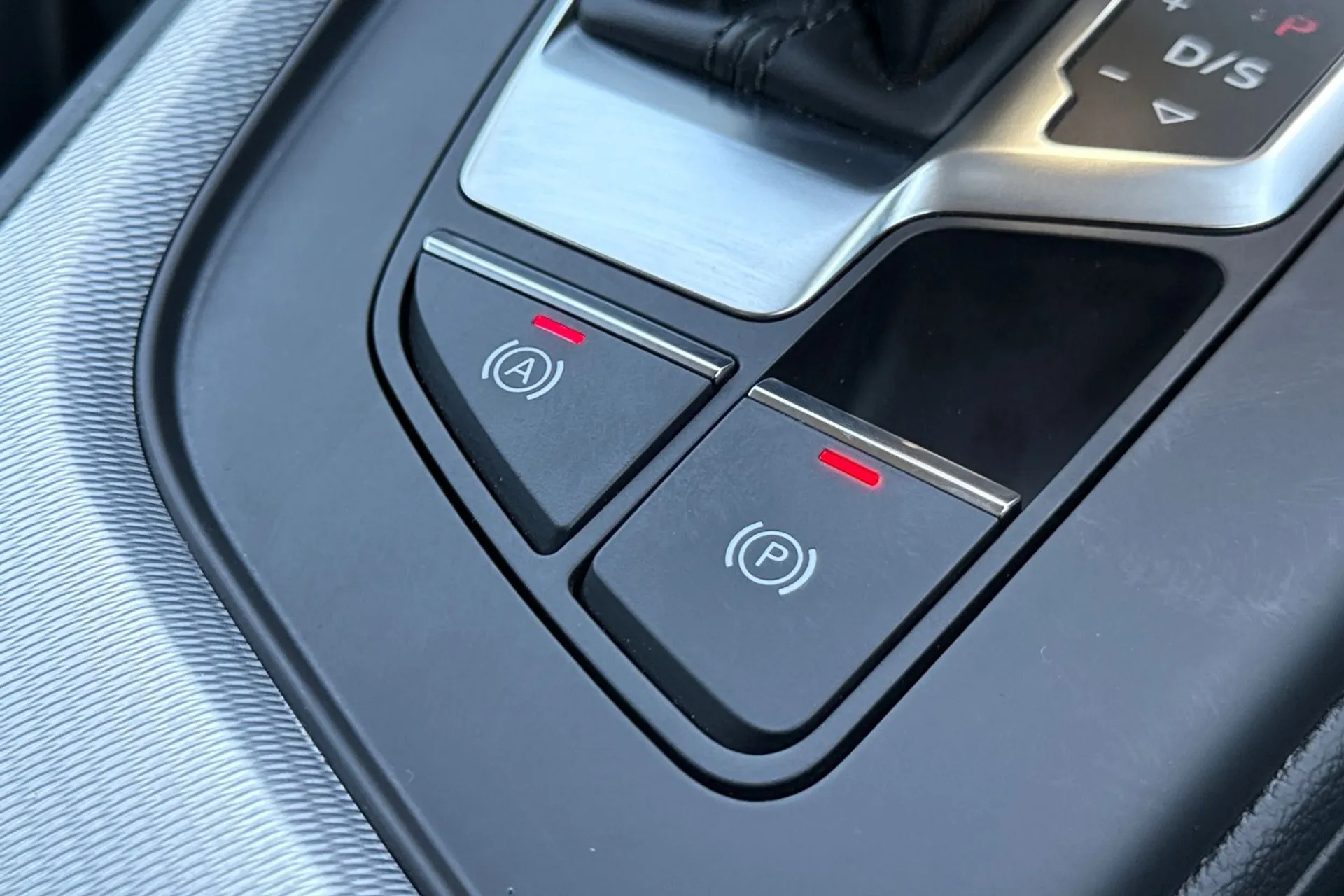 Audi A4 thumbnail image number 34