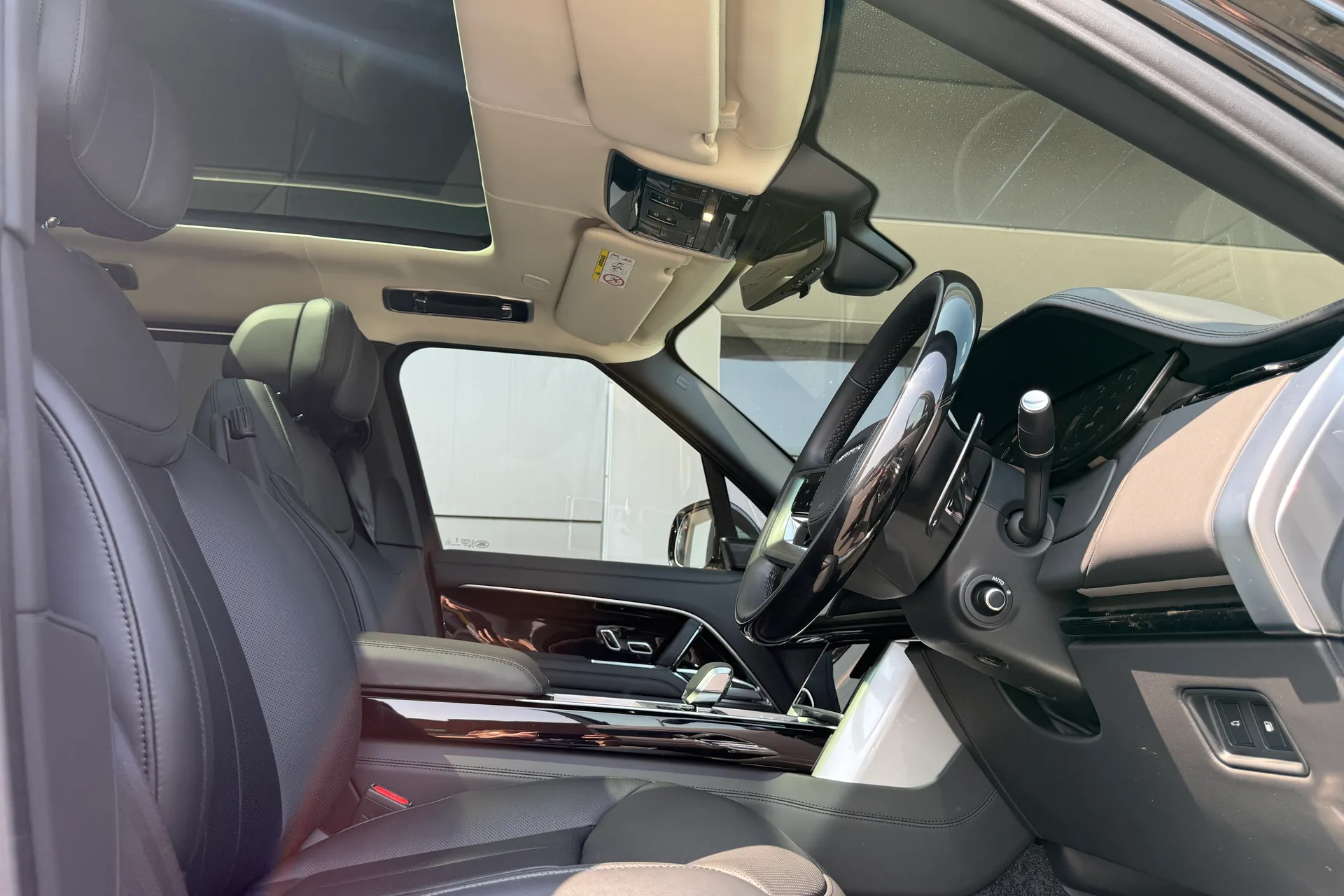 LAND ROVER RANGE ROVER thumbnail image number 37