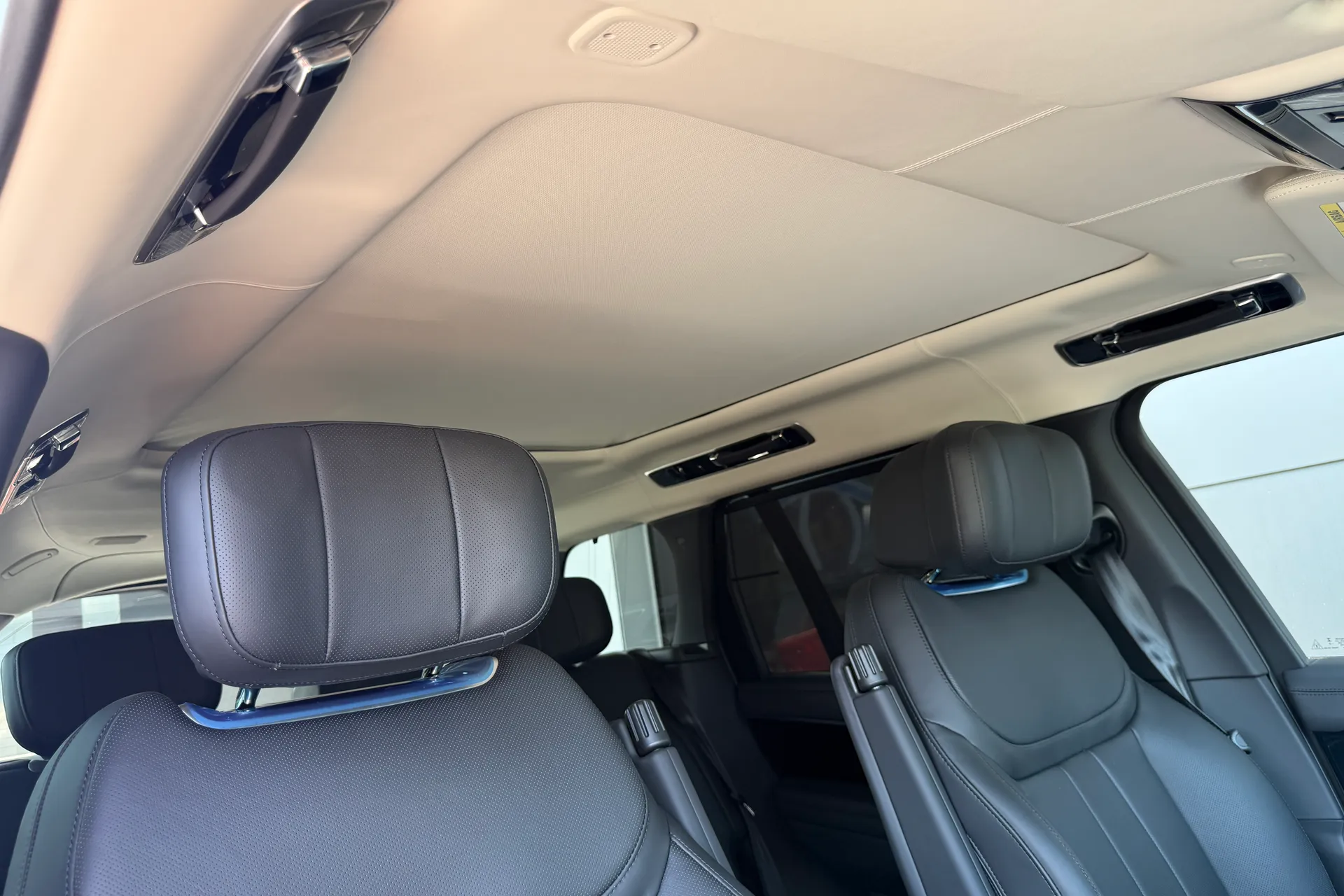 LAND ROVER RANGE ROVER thumbnail image number 9