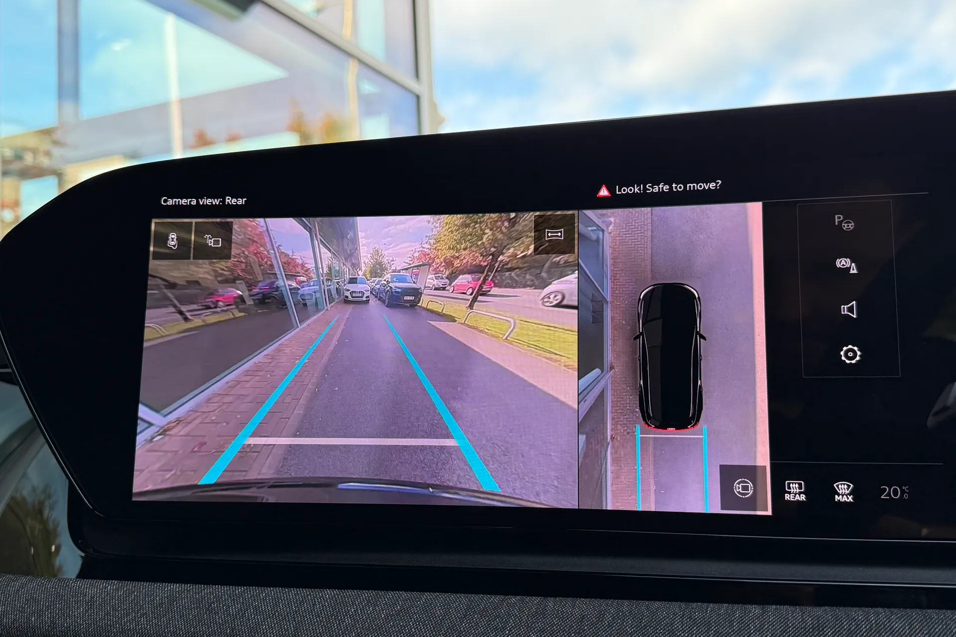 Audi Q6 thumbnail image number 15