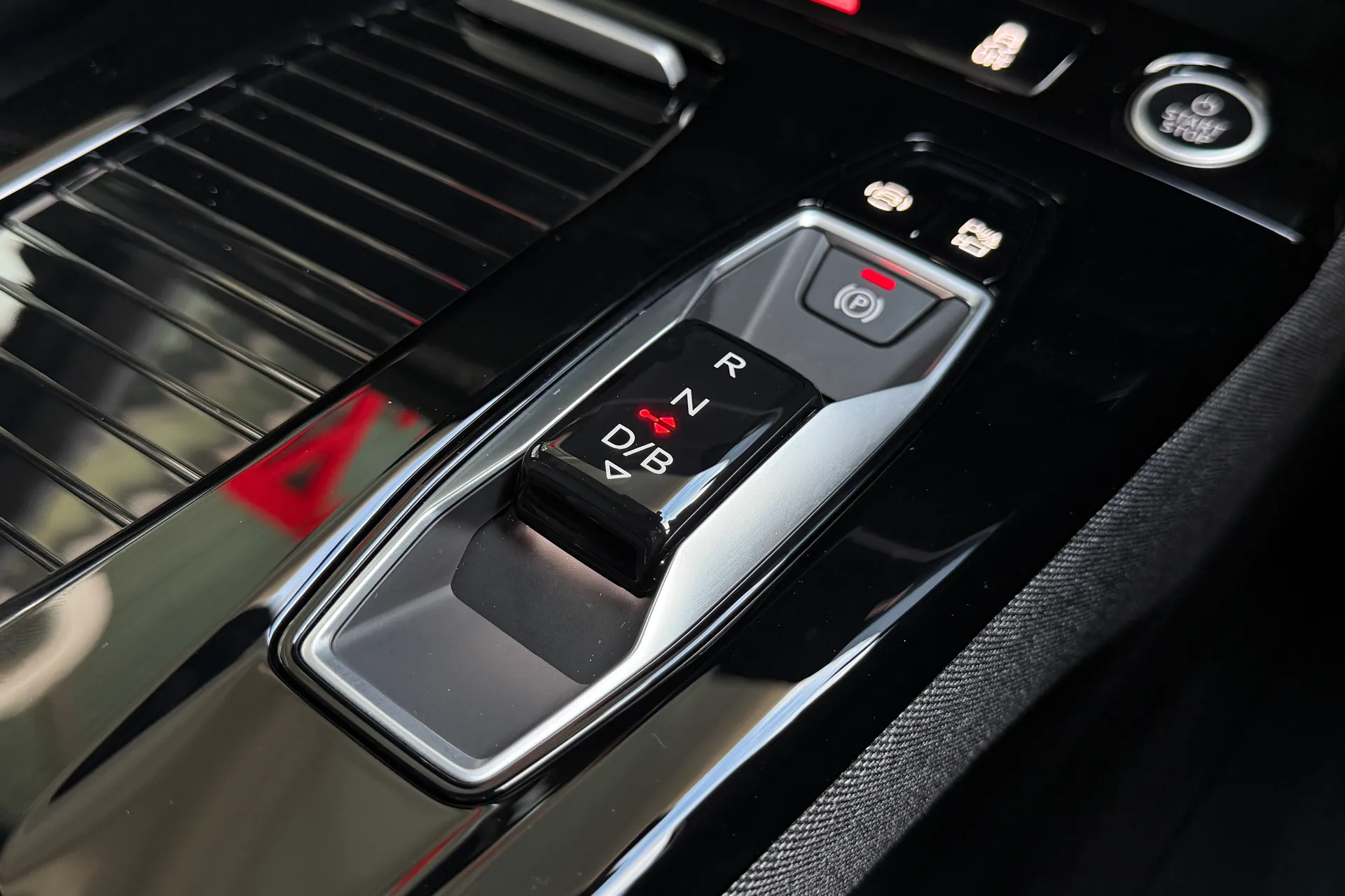 Audi Q6 thumbnail image number 10