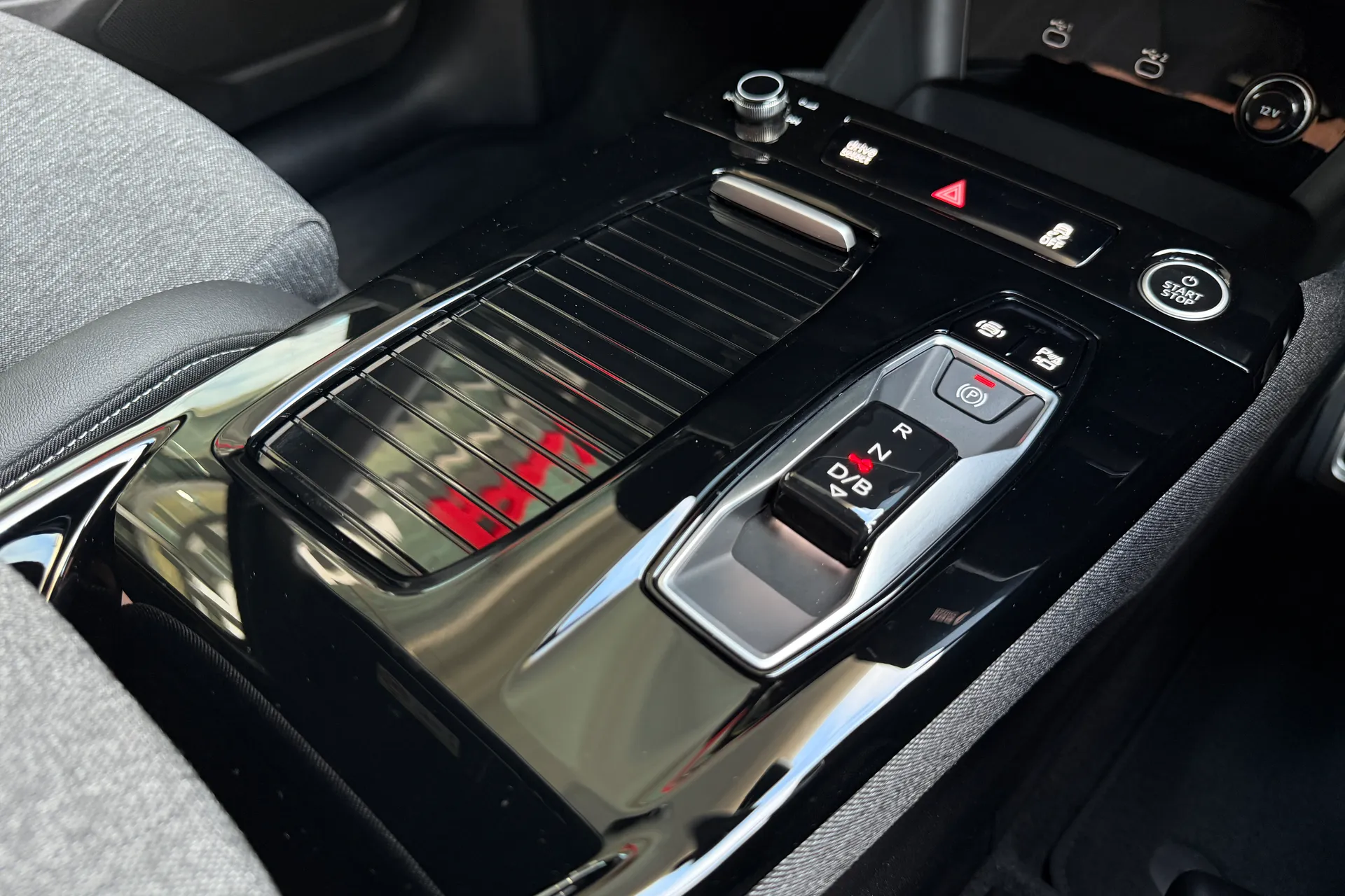 Audi Q6 thumbnail image number 9