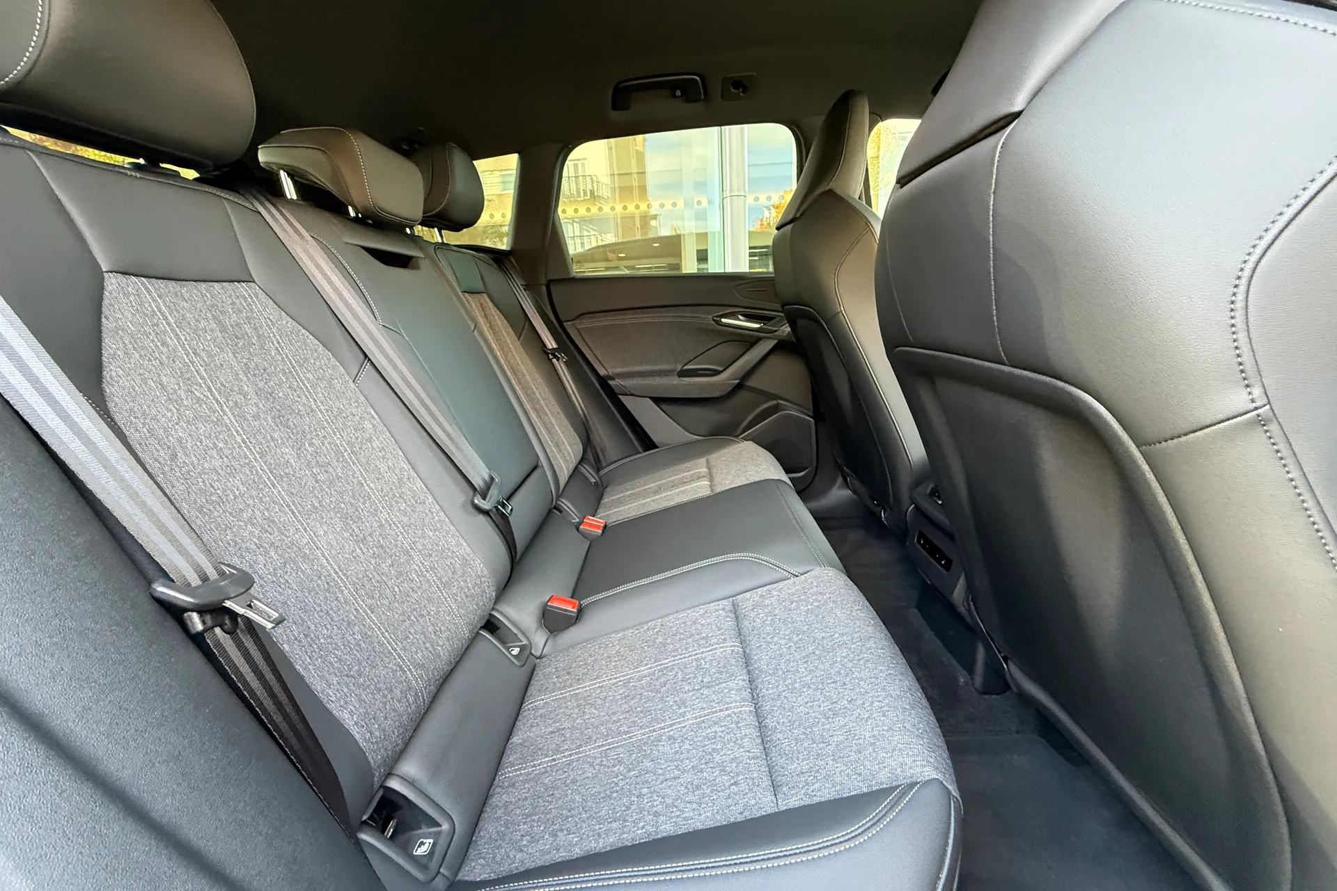 Audi Q6 thumbnail image number 29