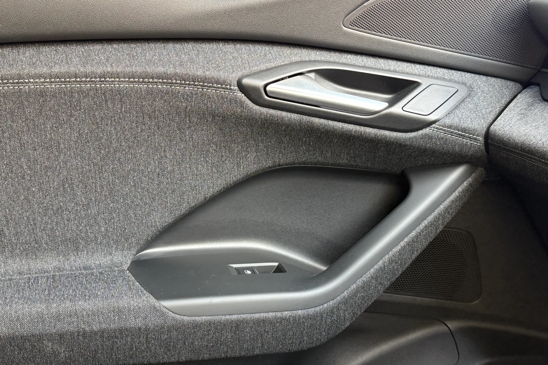 Audi Q6 thumbnail image number 23