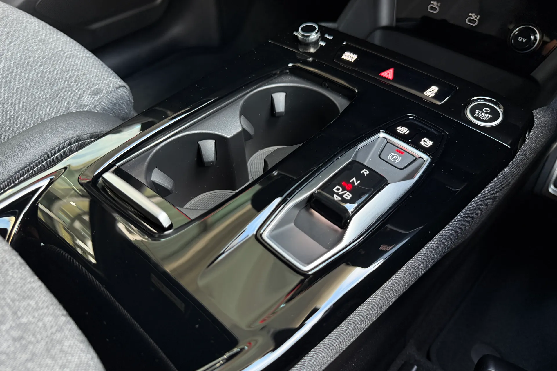 Audi Q6 thumbnail image number 8