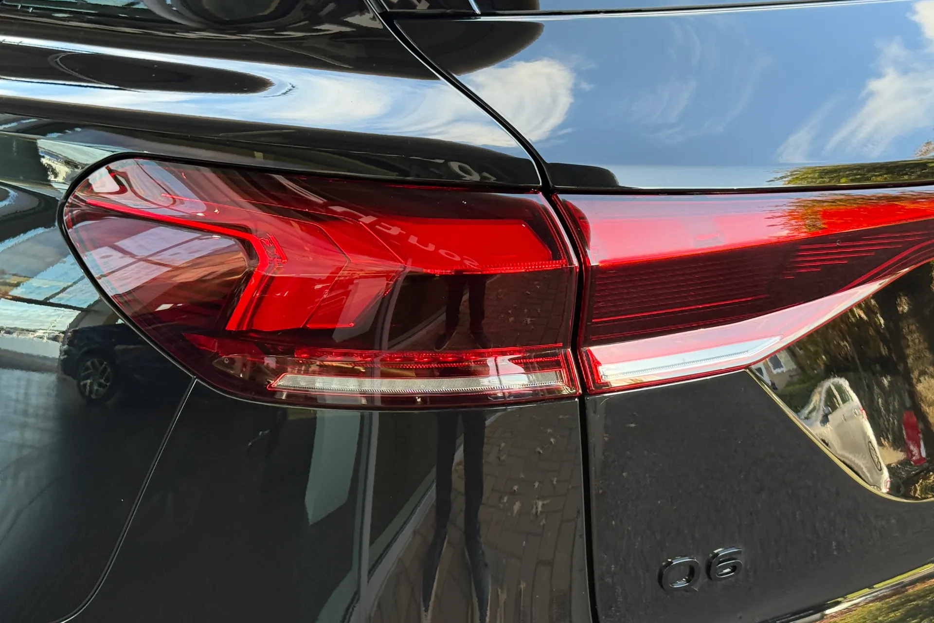 Audi Q6 thumbnail image number 40