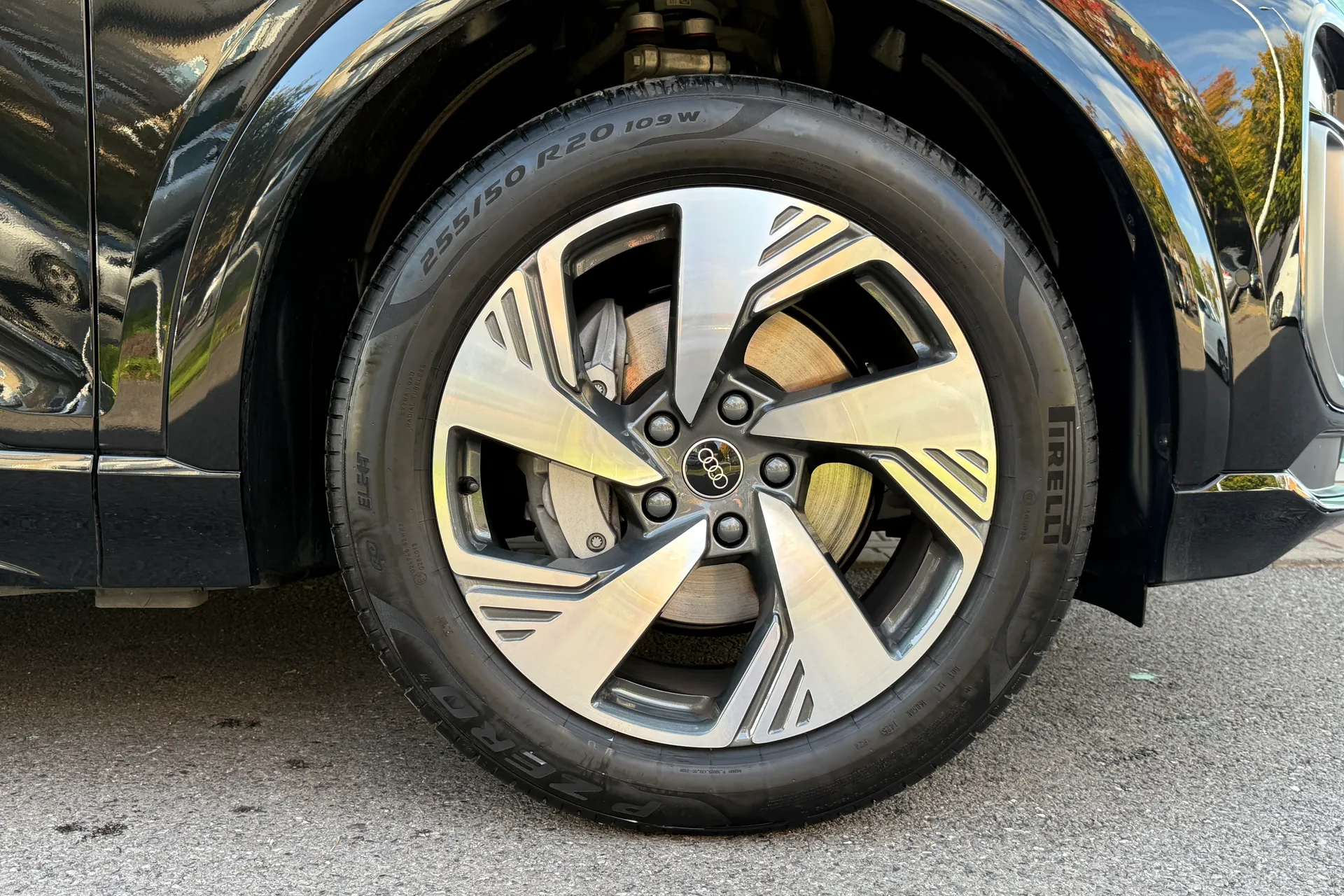 Audi Q6 thumbnail image number 6