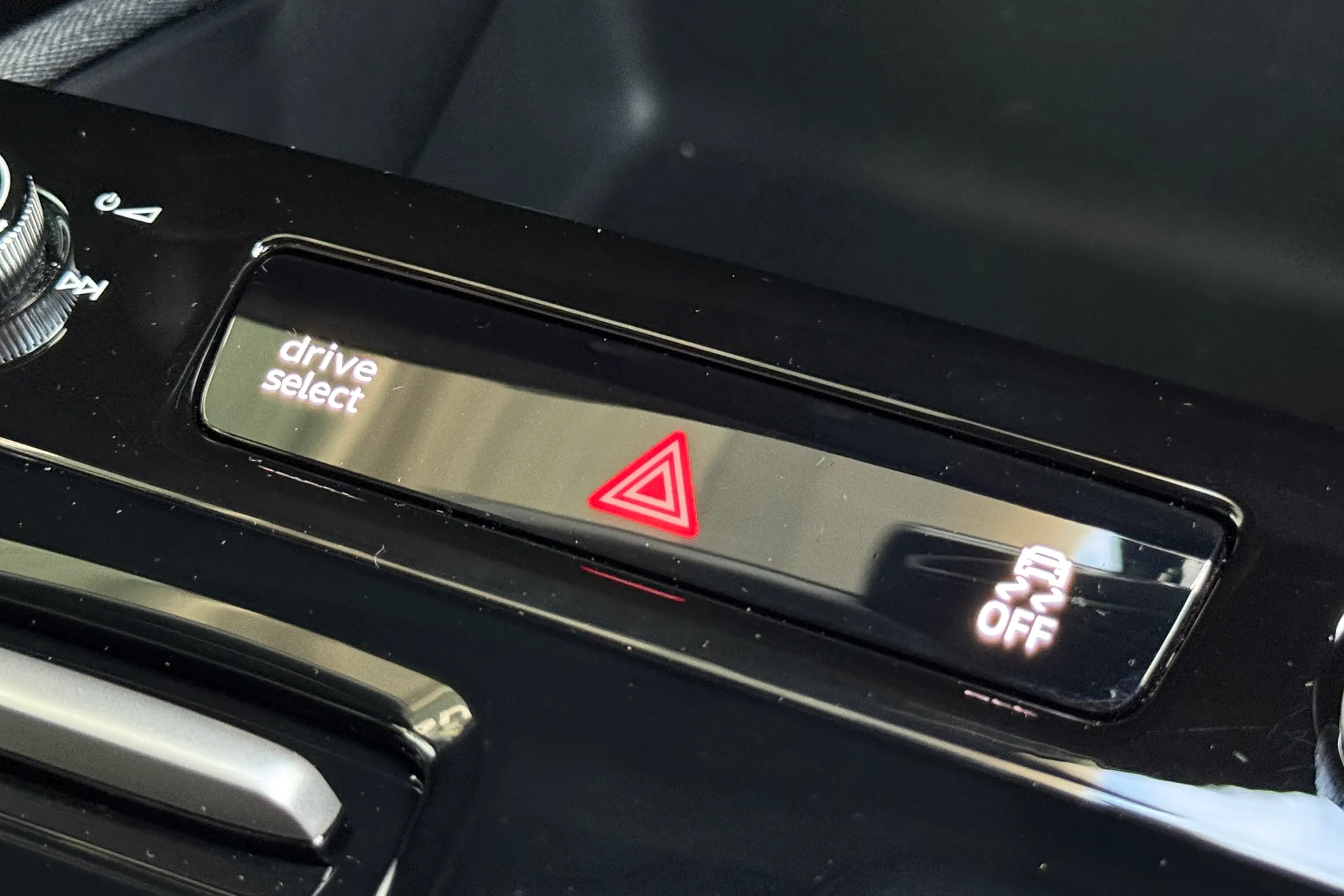 Audi Q6 thumbnail image number 12