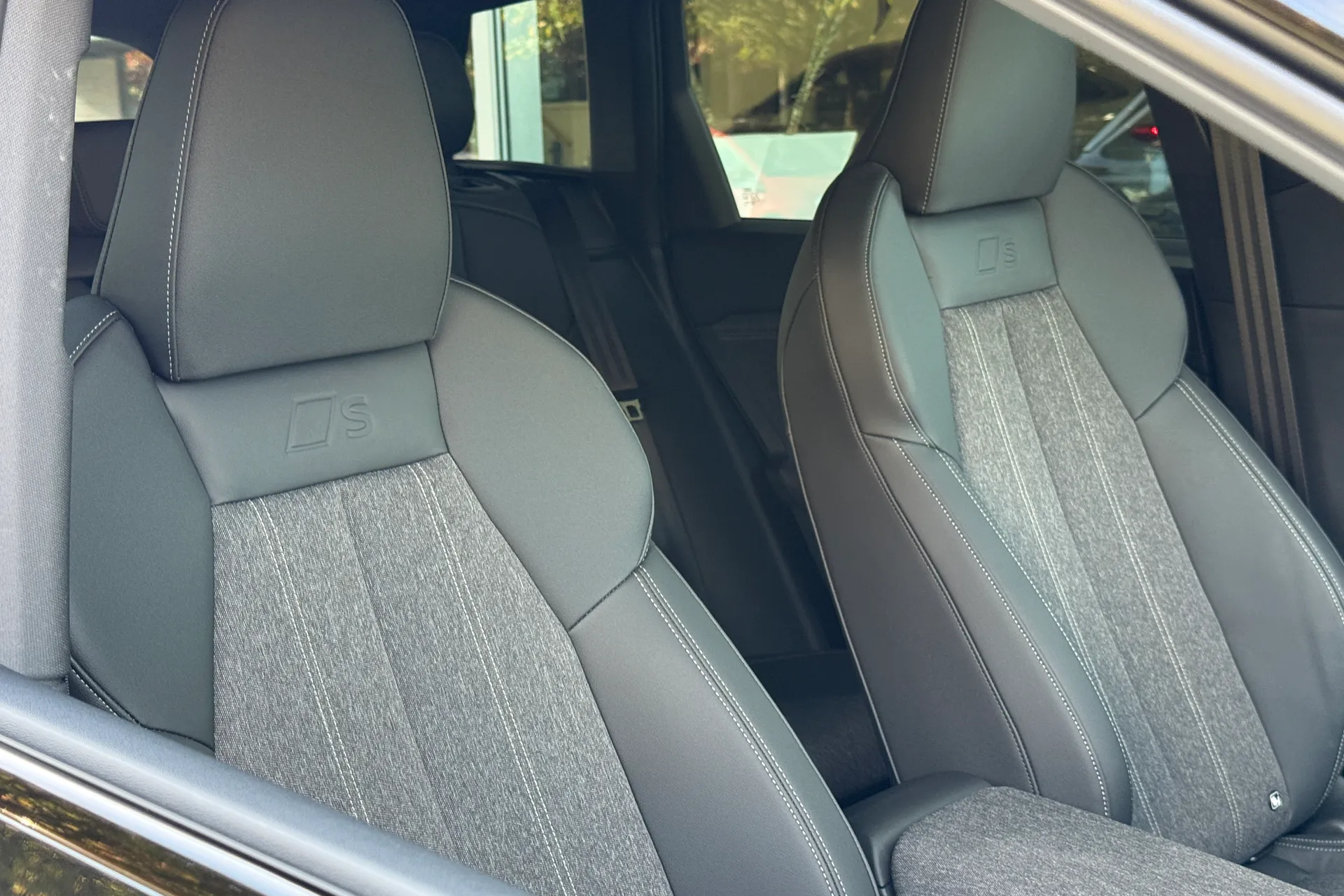 Audi Q6 thumbnail image number 28