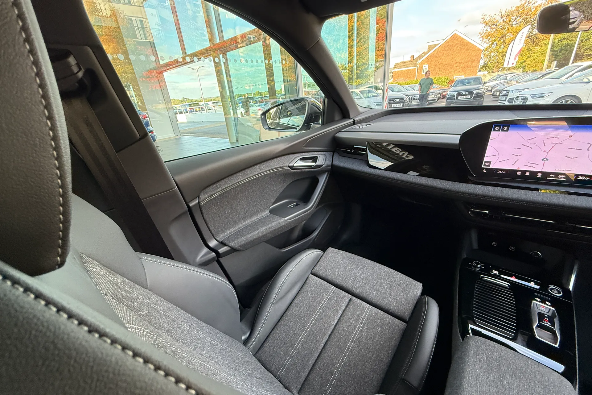 Audi Q6 thumbnail image number 35