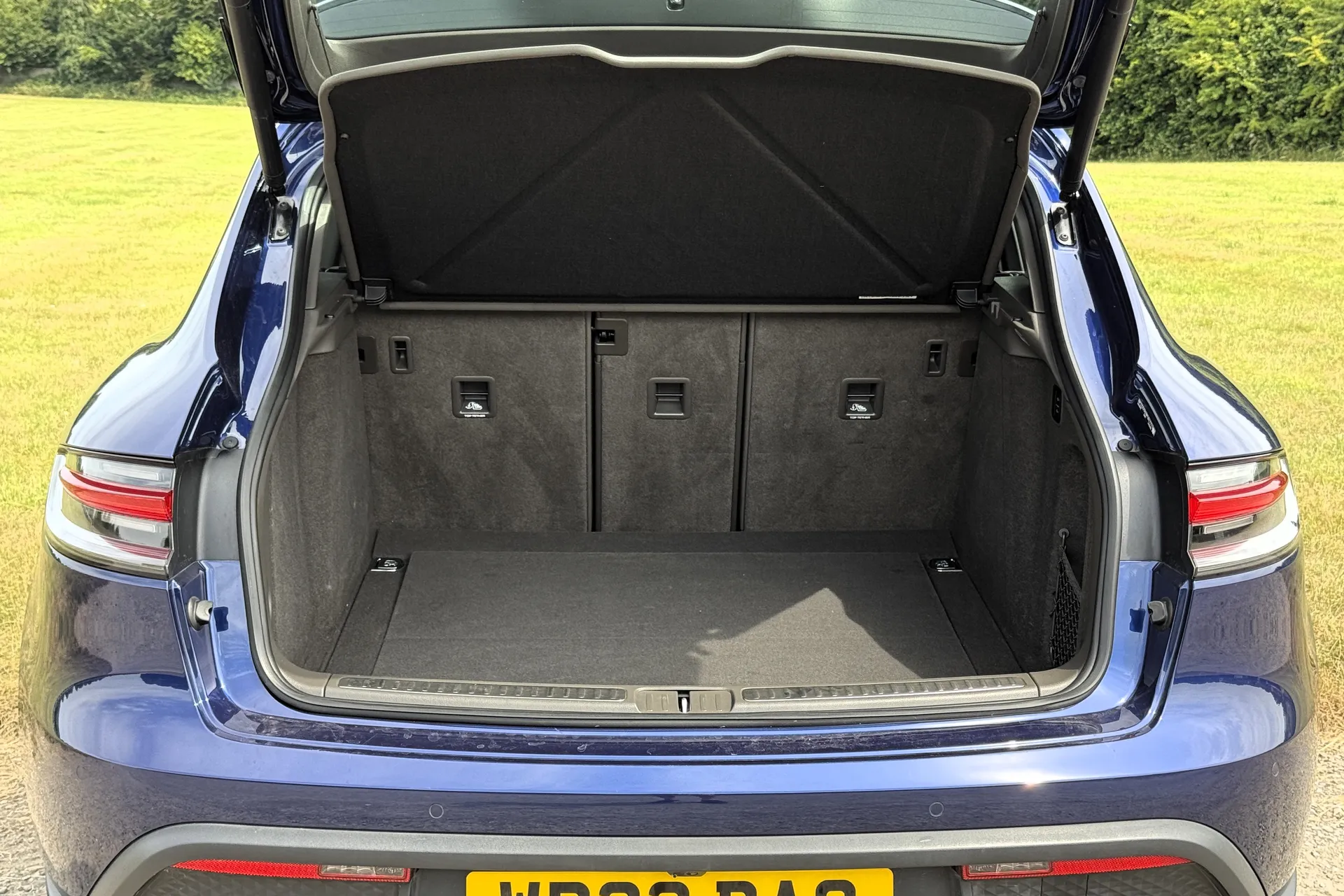 Porsche MACAN thumbnail image number 21