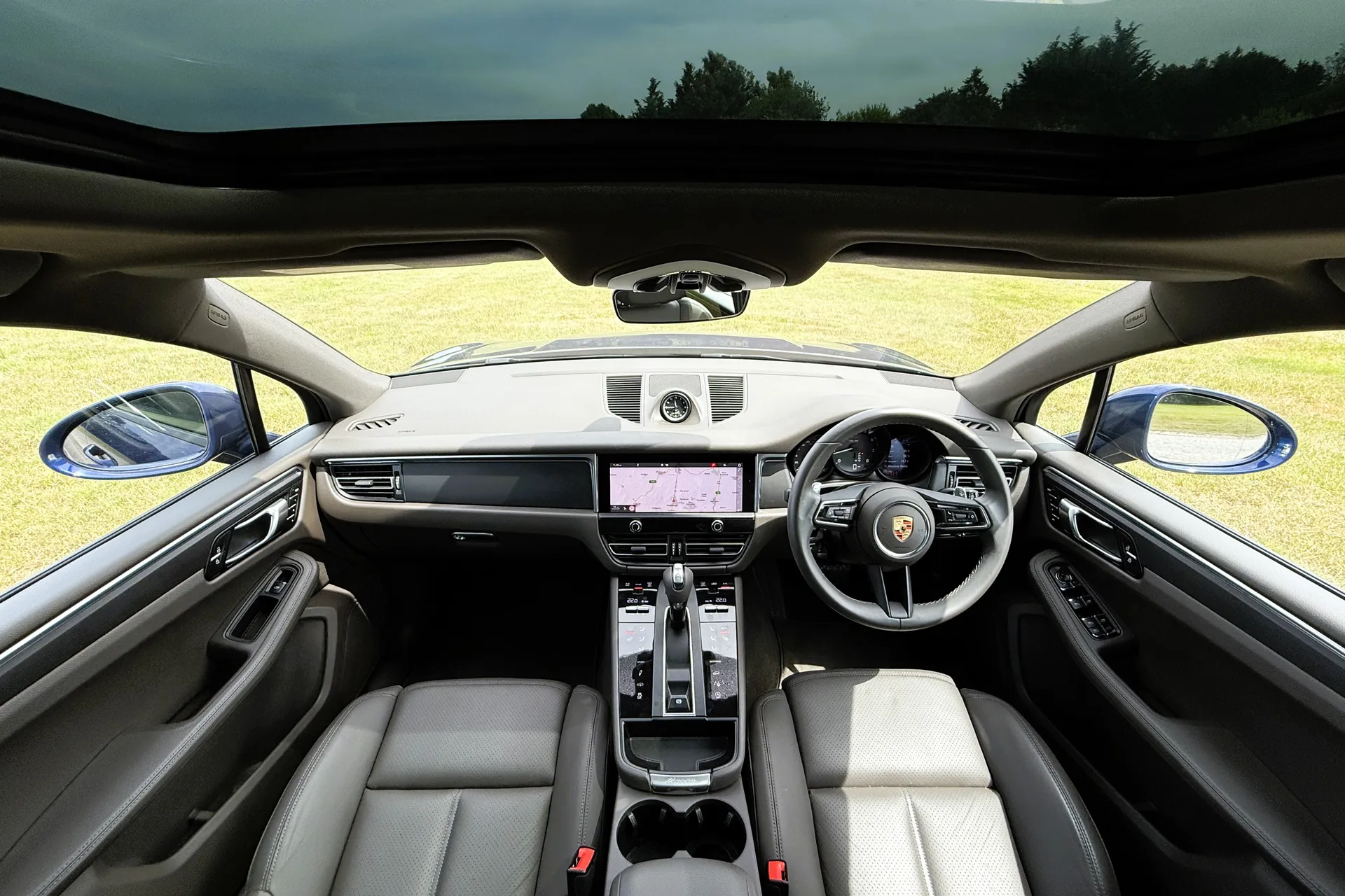 Porsche MACAN thumbnail image number 3