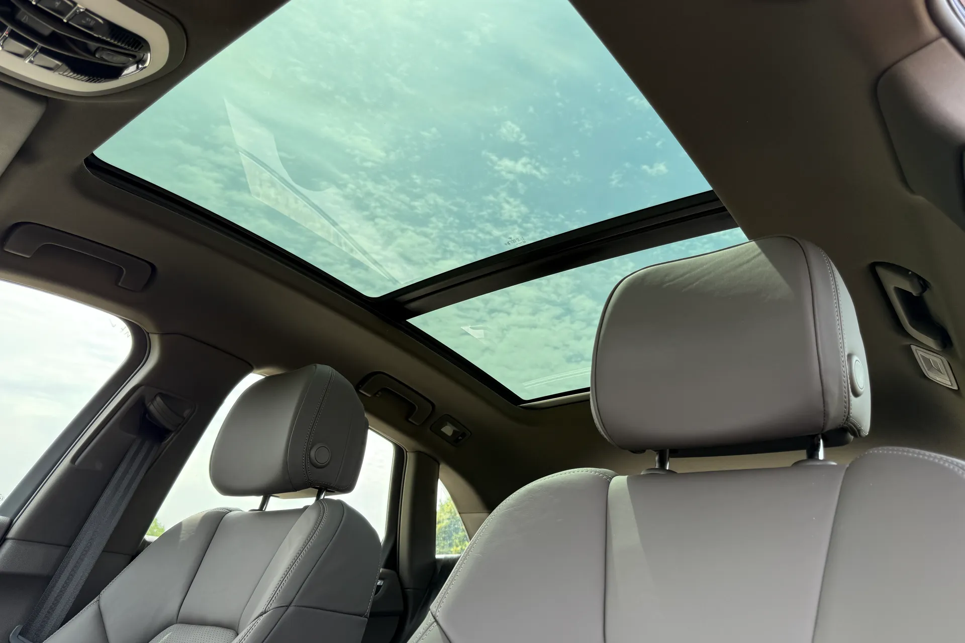 Porsche MACAN thumbnail image number 4